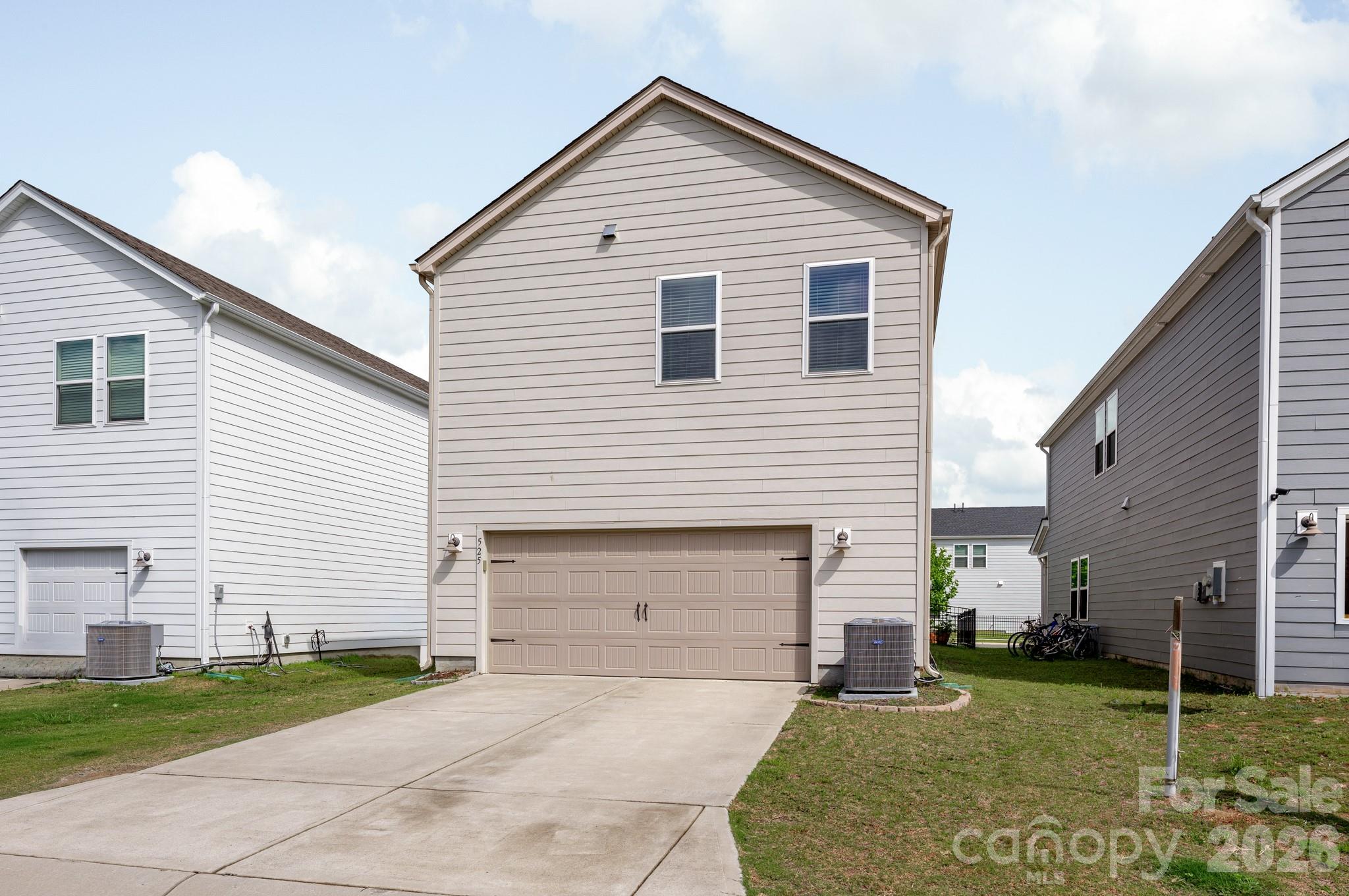 525 Windage Way — Pineville