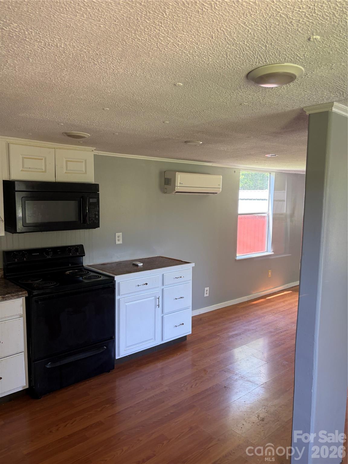 5027 Lineberger Loop Road — Denver