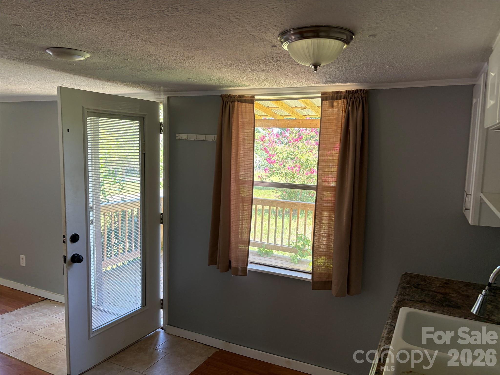 5027 Lineberger Loop Road — Denver