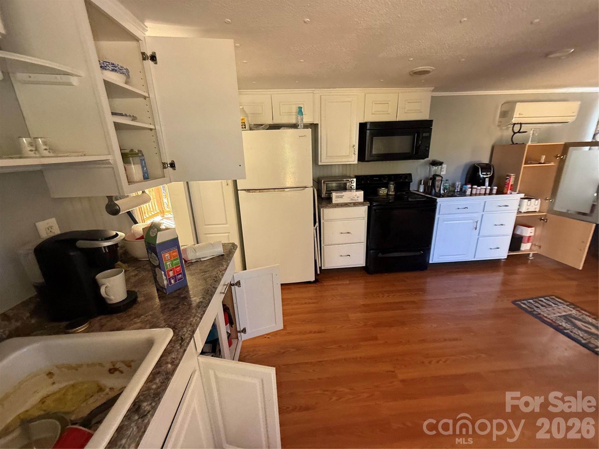 5027 Lineberger Loop Road — Denver