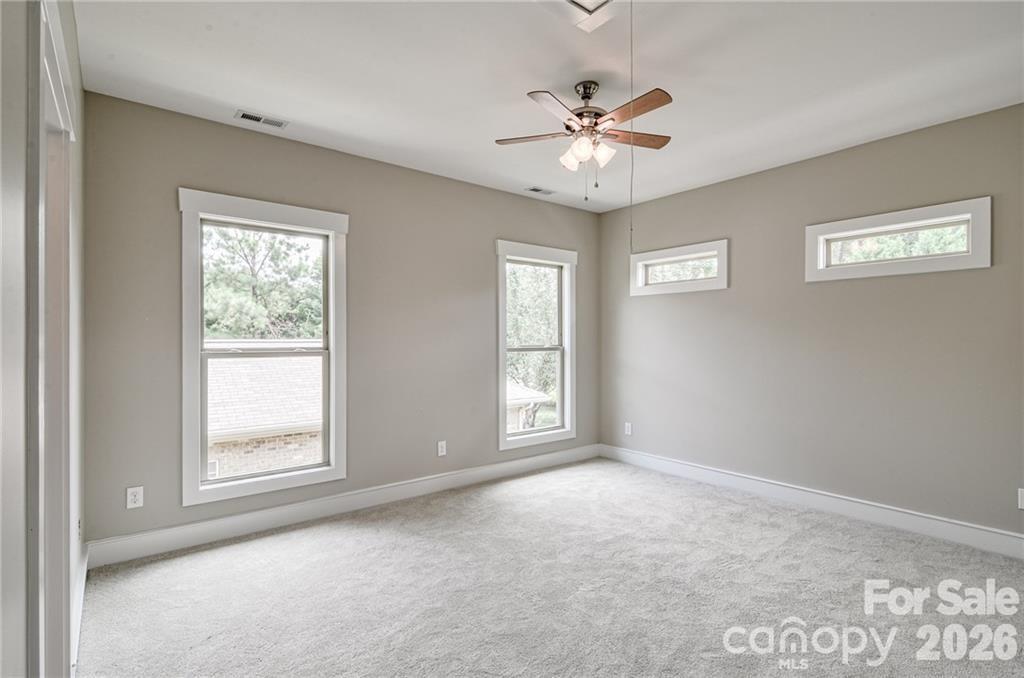 10136 Fairlea Drive — Charlotte
