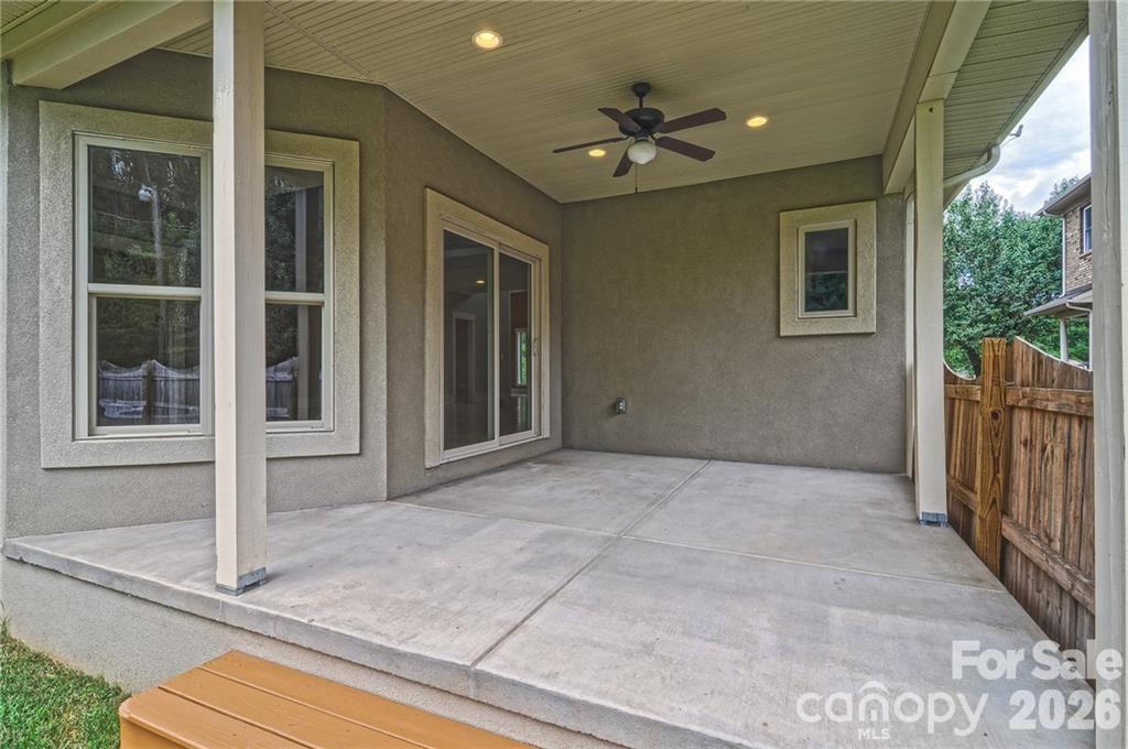 10136 Fairlea Drive — Charlotte