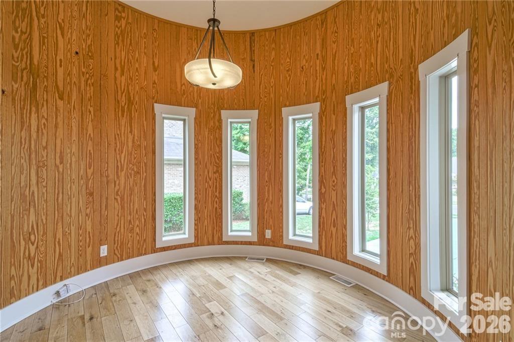 10136 Fairlea Drive — Charlotte