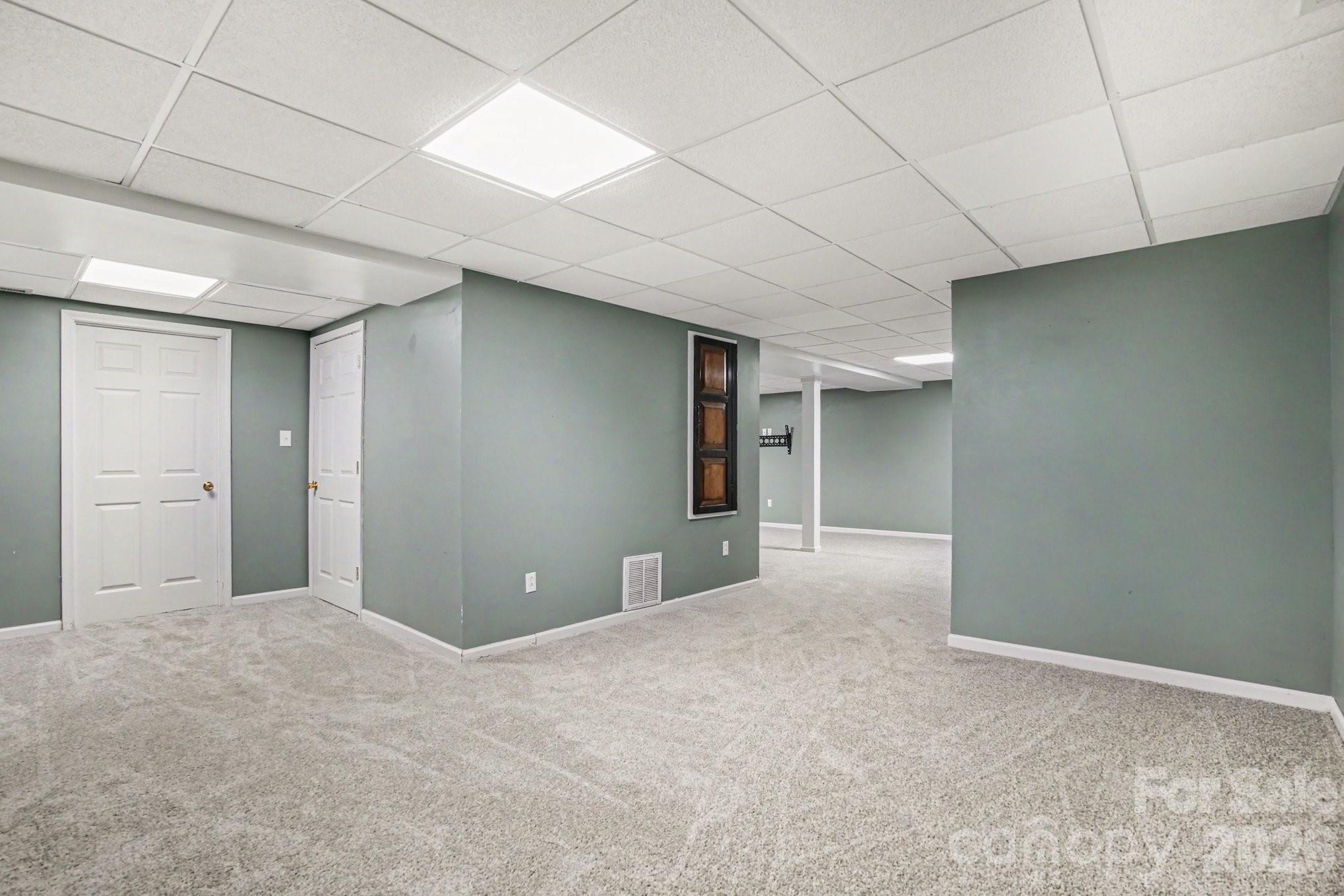 2466 Wilderness Lane — Lenoir
