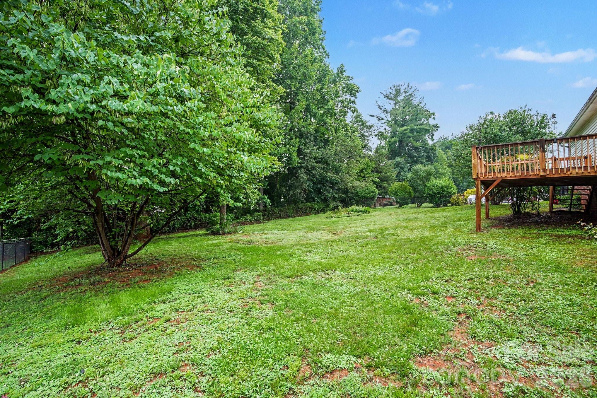 2466 Wilderness Lane — Lenoir