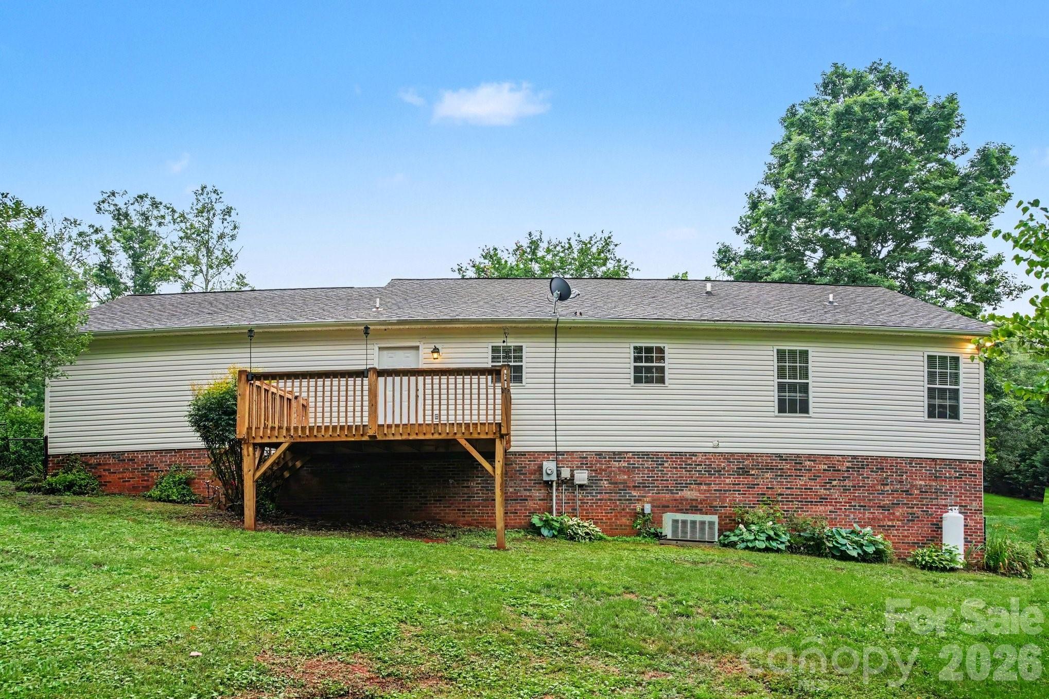 2466 Wilderness Lane — Lenoir