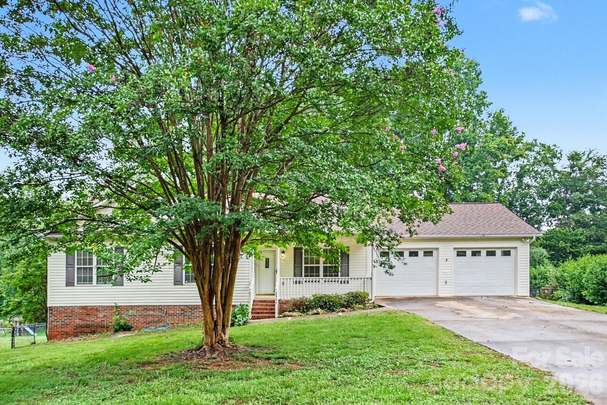 2466 Wilderness Lane — Lenoir