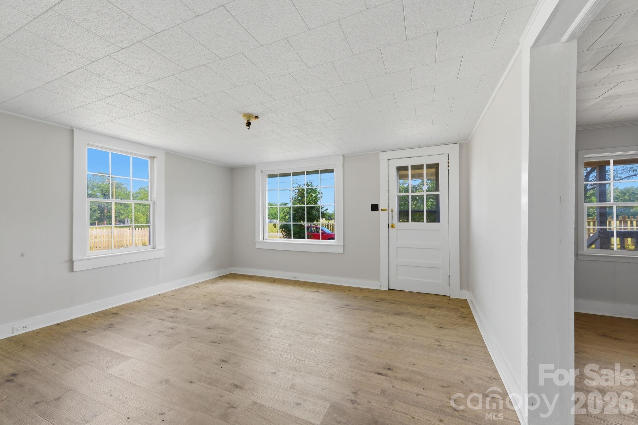 1561 Ostwalt Amity Road — Cleveland