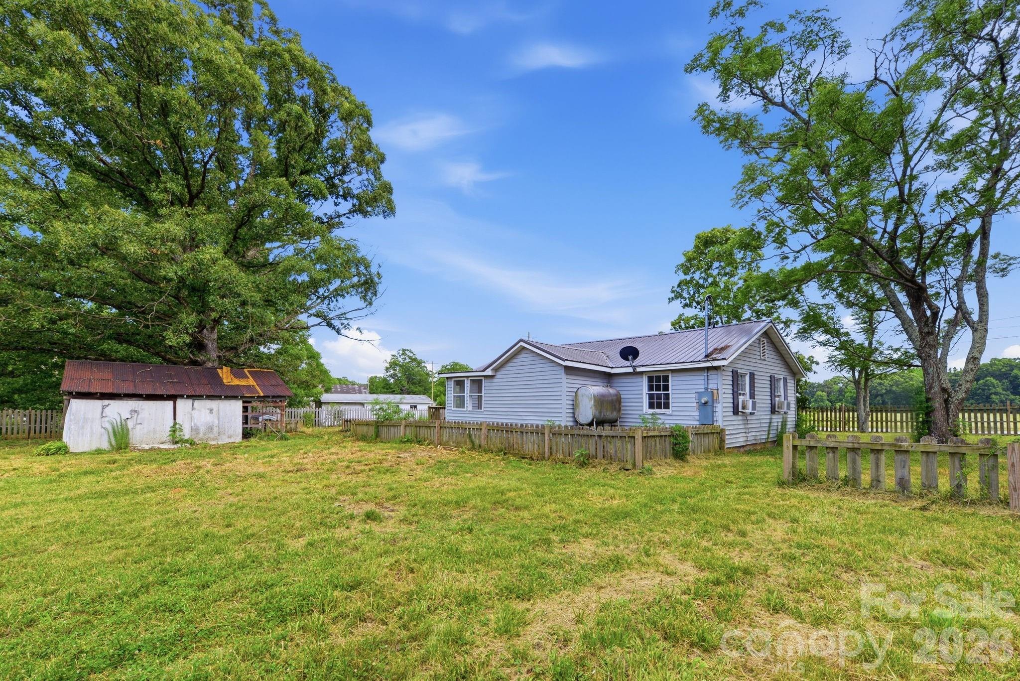 1561 Ostwalt Amity Road — Cleveland