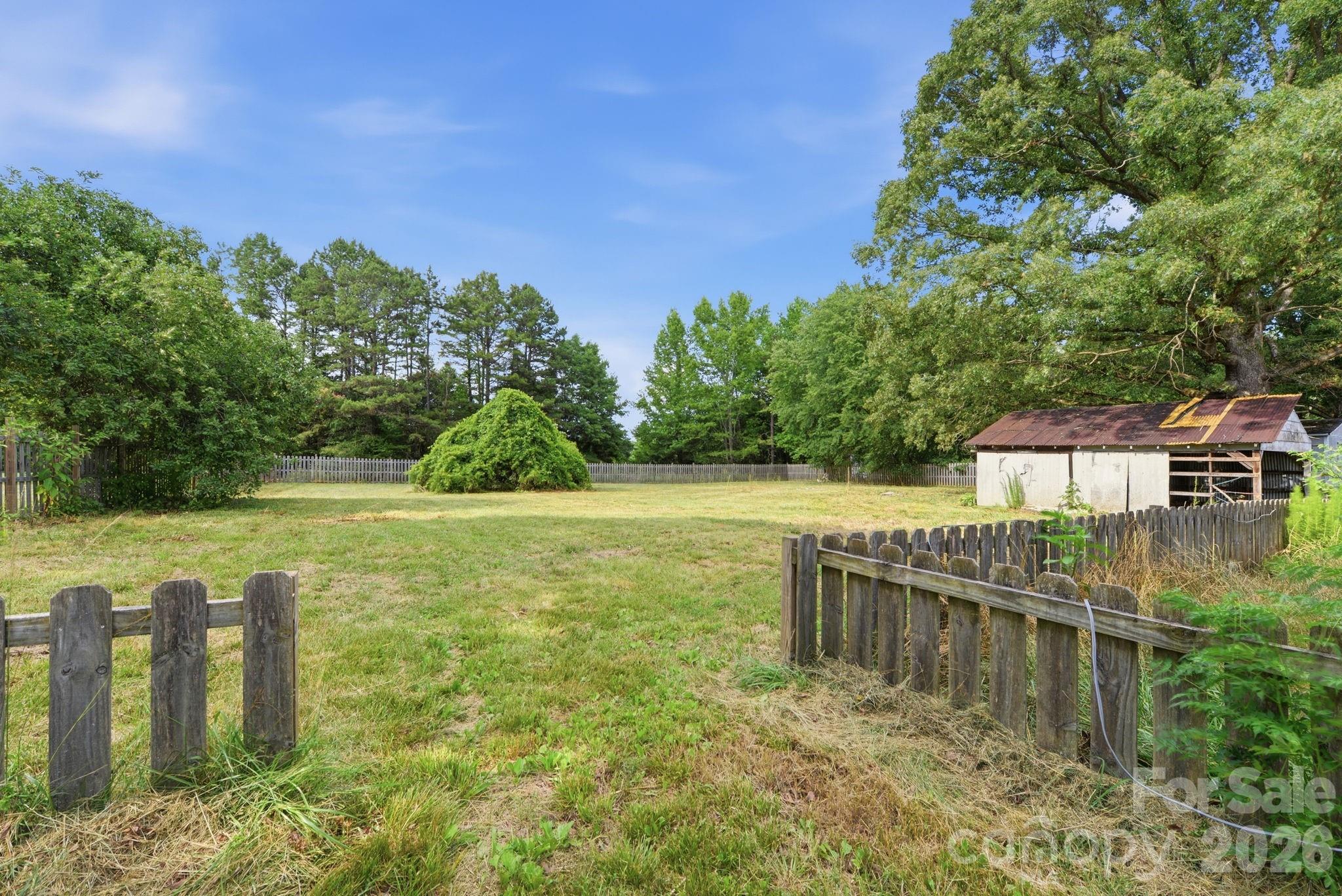 1561 Ostwalt Amity Road — Cleveland