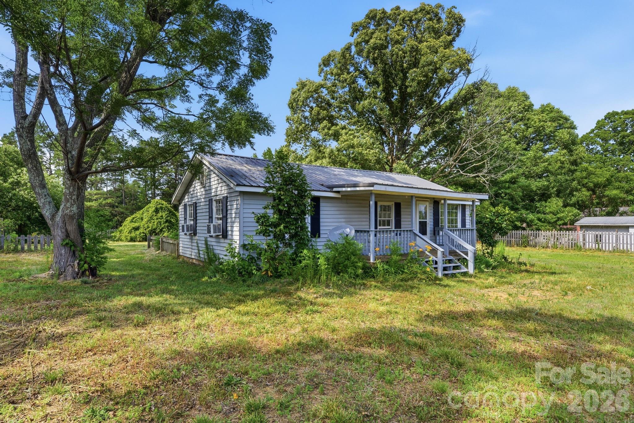 1561 Ostwalt Amity Road — Cleveland