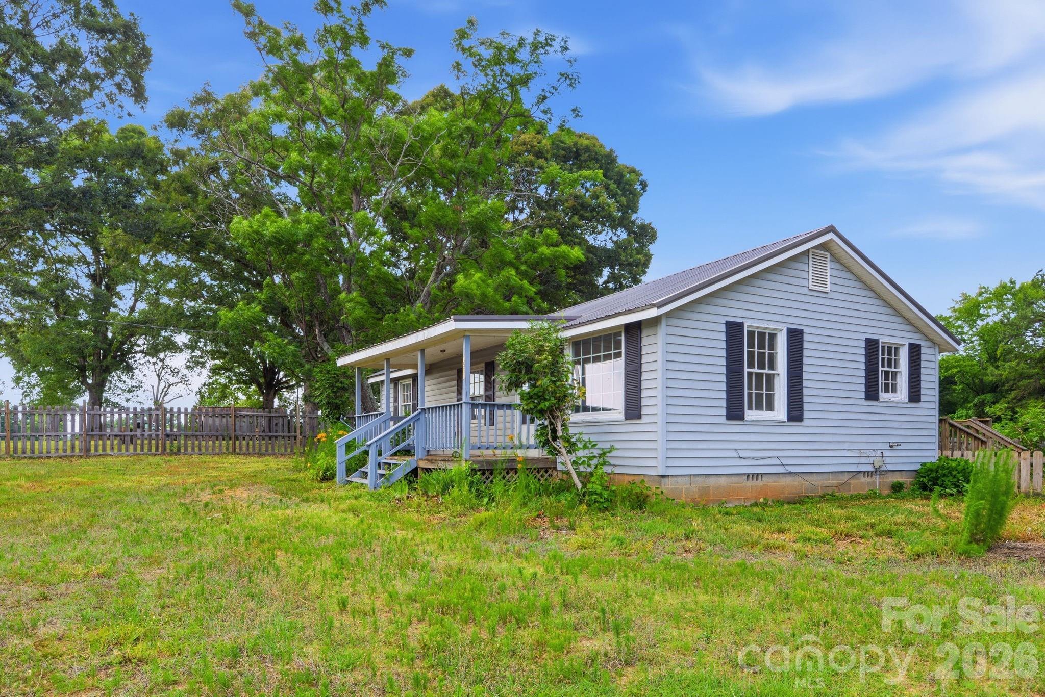 1561 Ostwalt Amity Road — Cleveland