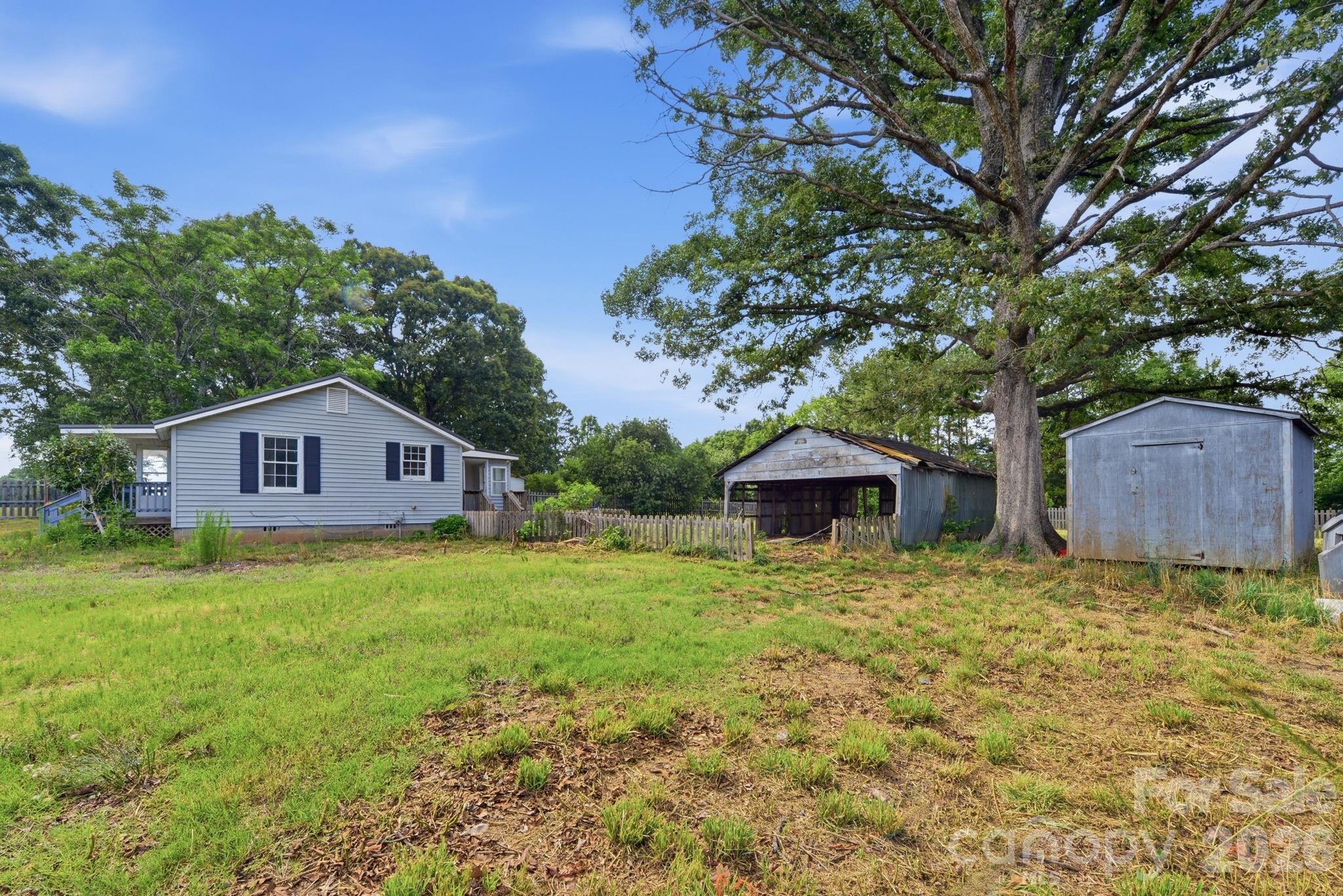 1561 Ostwalt Amity Road — Cleveland