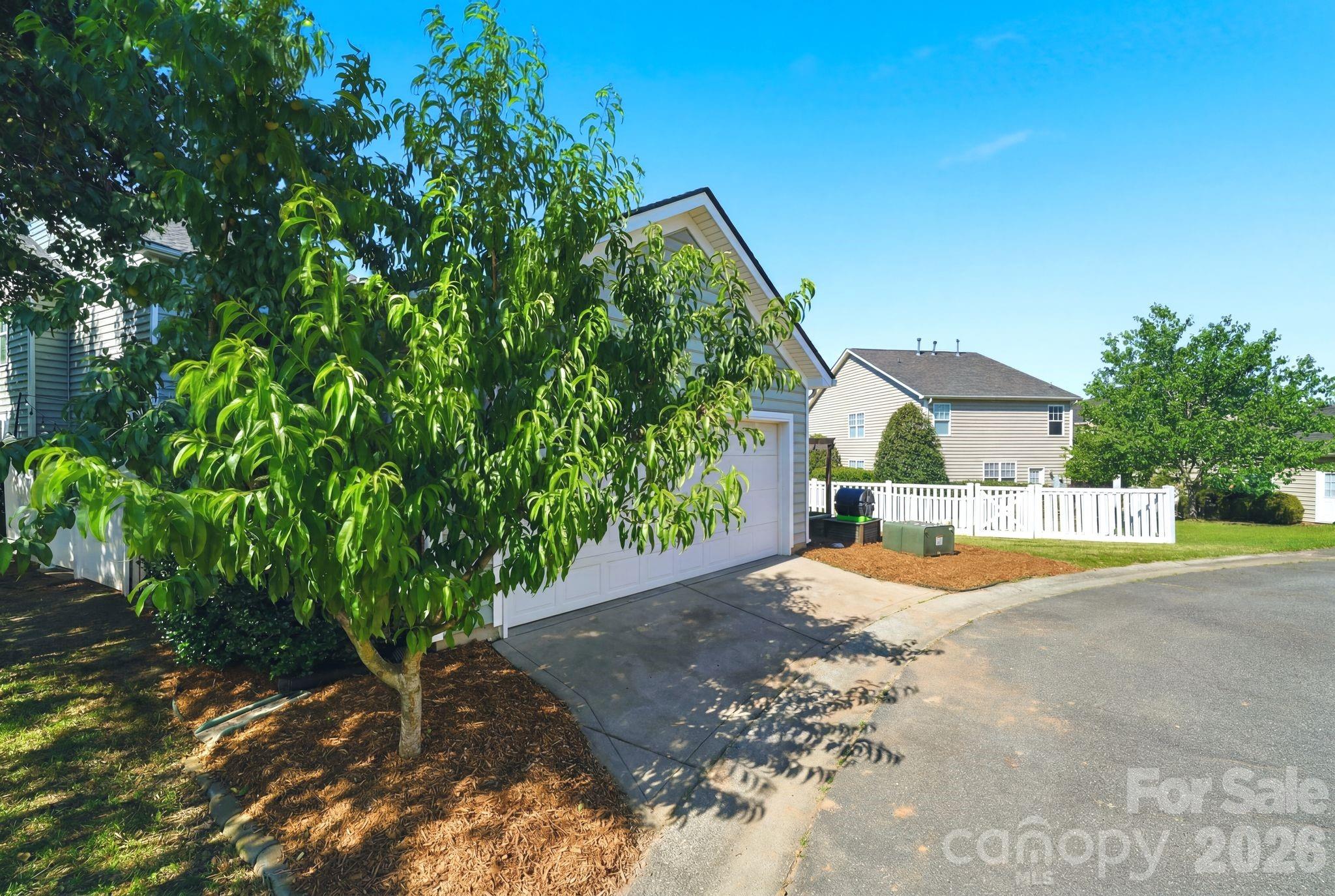 12115 Monteith Grove Drive — Huntersville