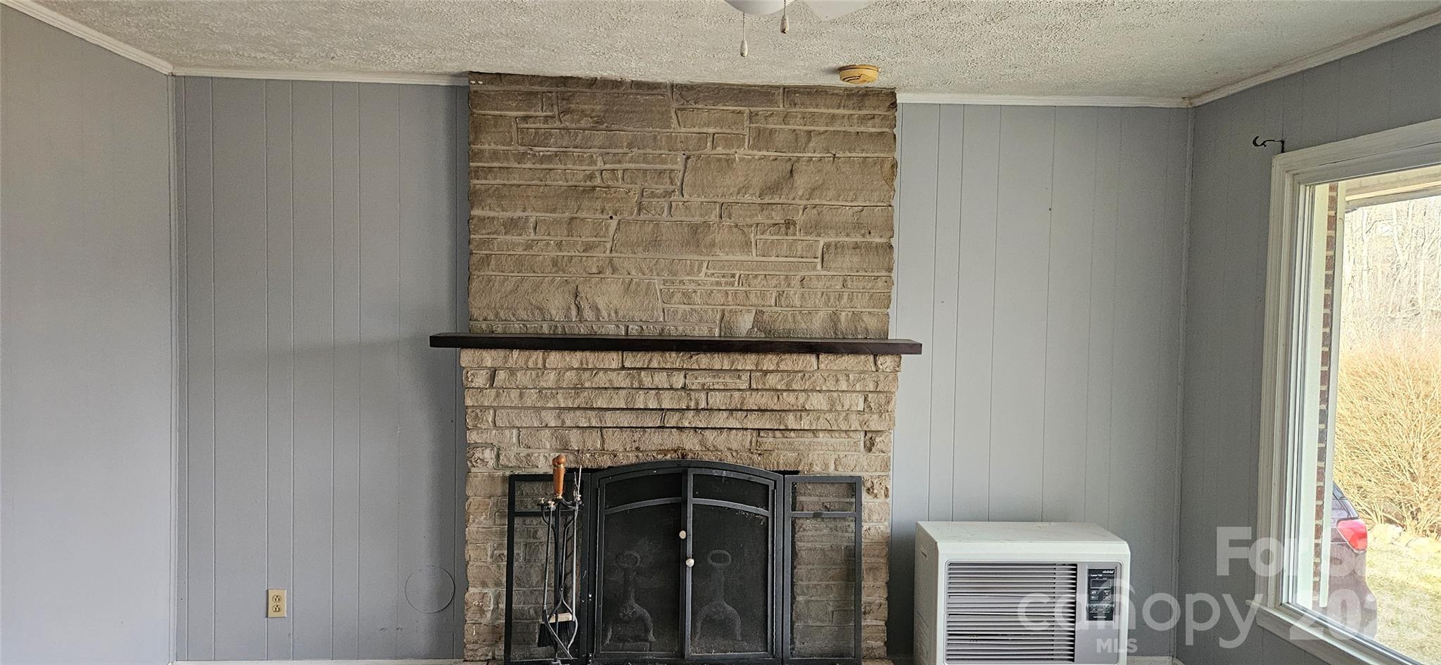 183 Maple Road — Spruce Pine
