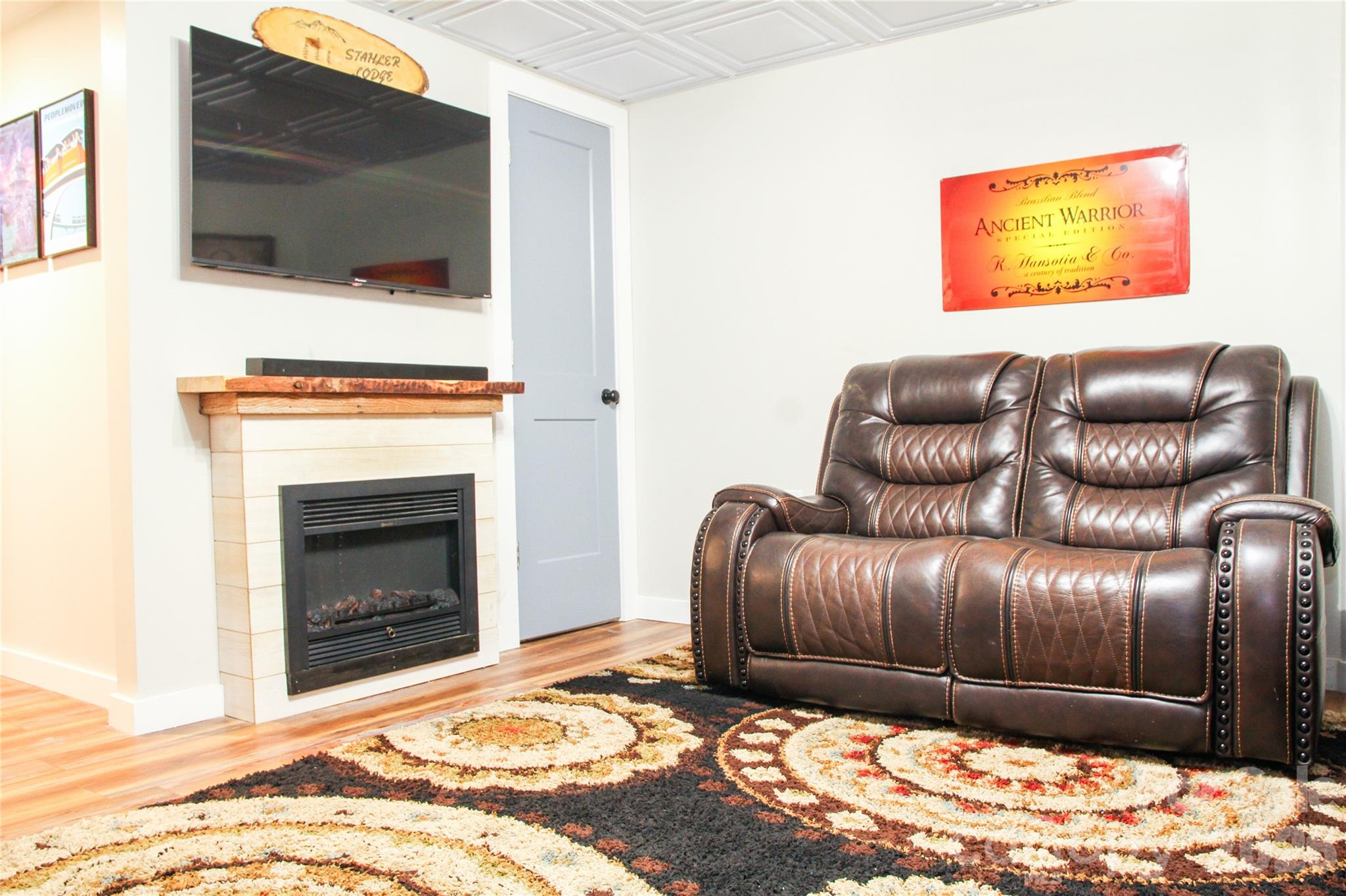 7947 Lakeview Drive — Denver