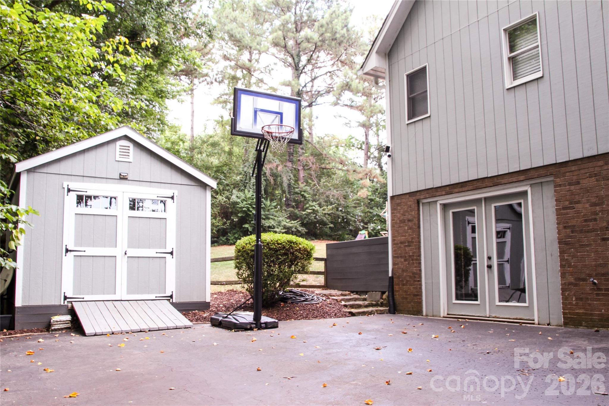 7947 Lakeview Drive — Denver