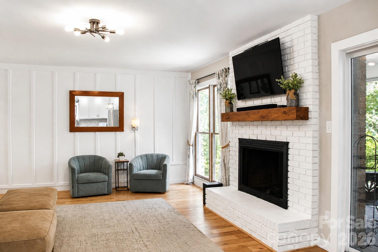 7947 Lakeview Drive — Denver