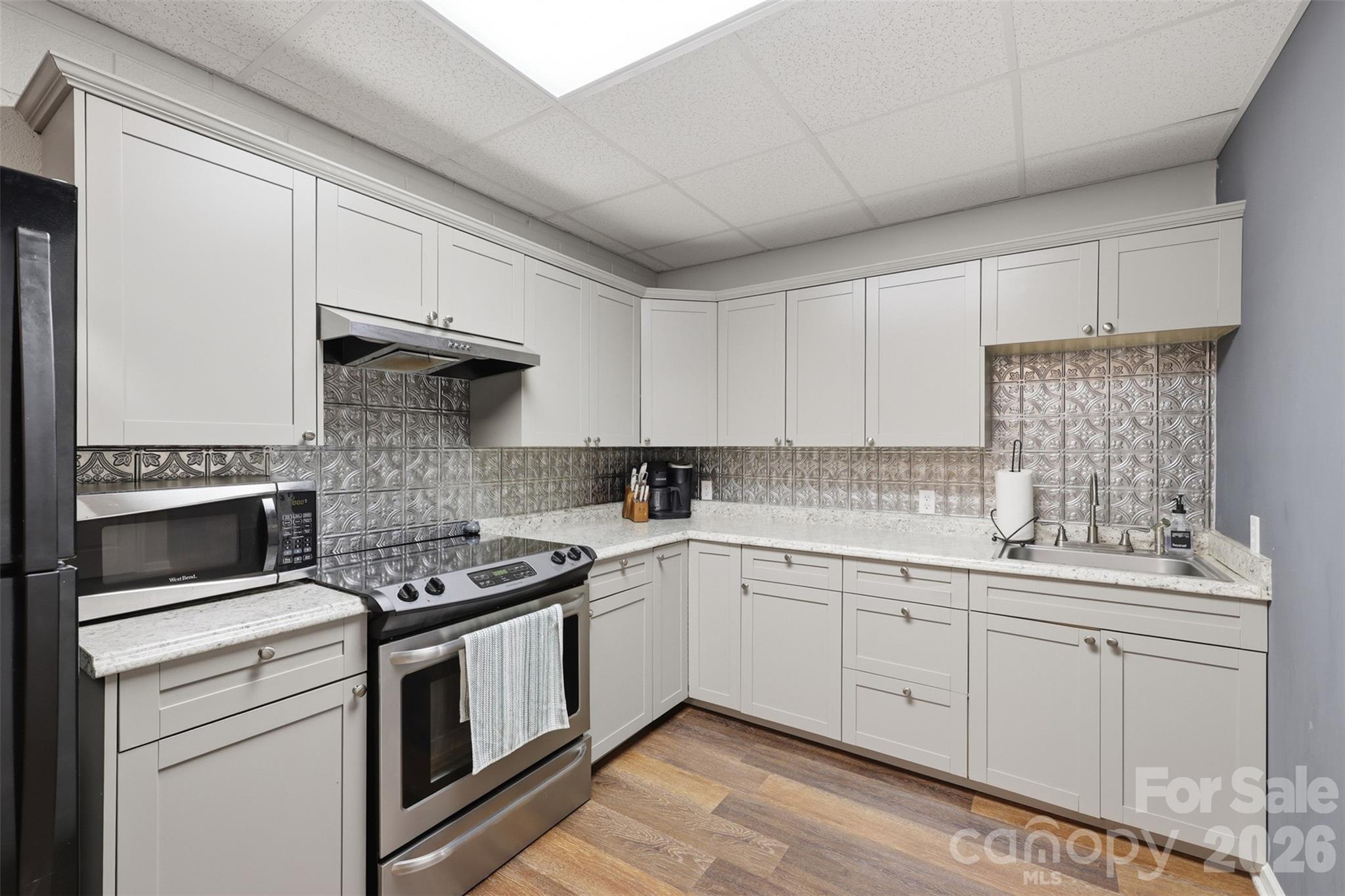 495 Windsor Drive — Taylorsville