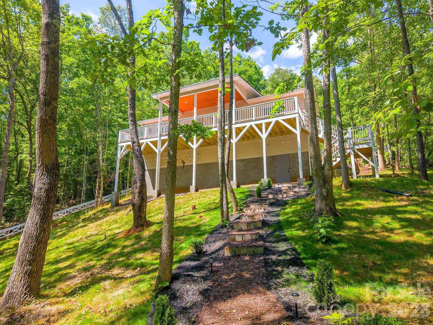 88 Foxwood Drive — Franklin