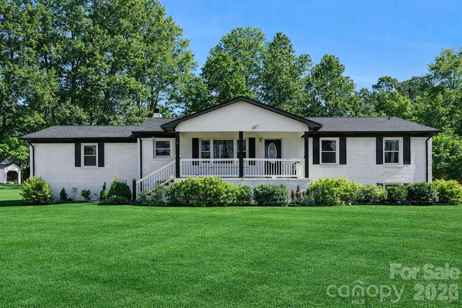 135 Old Gregory Lane — Lancaster