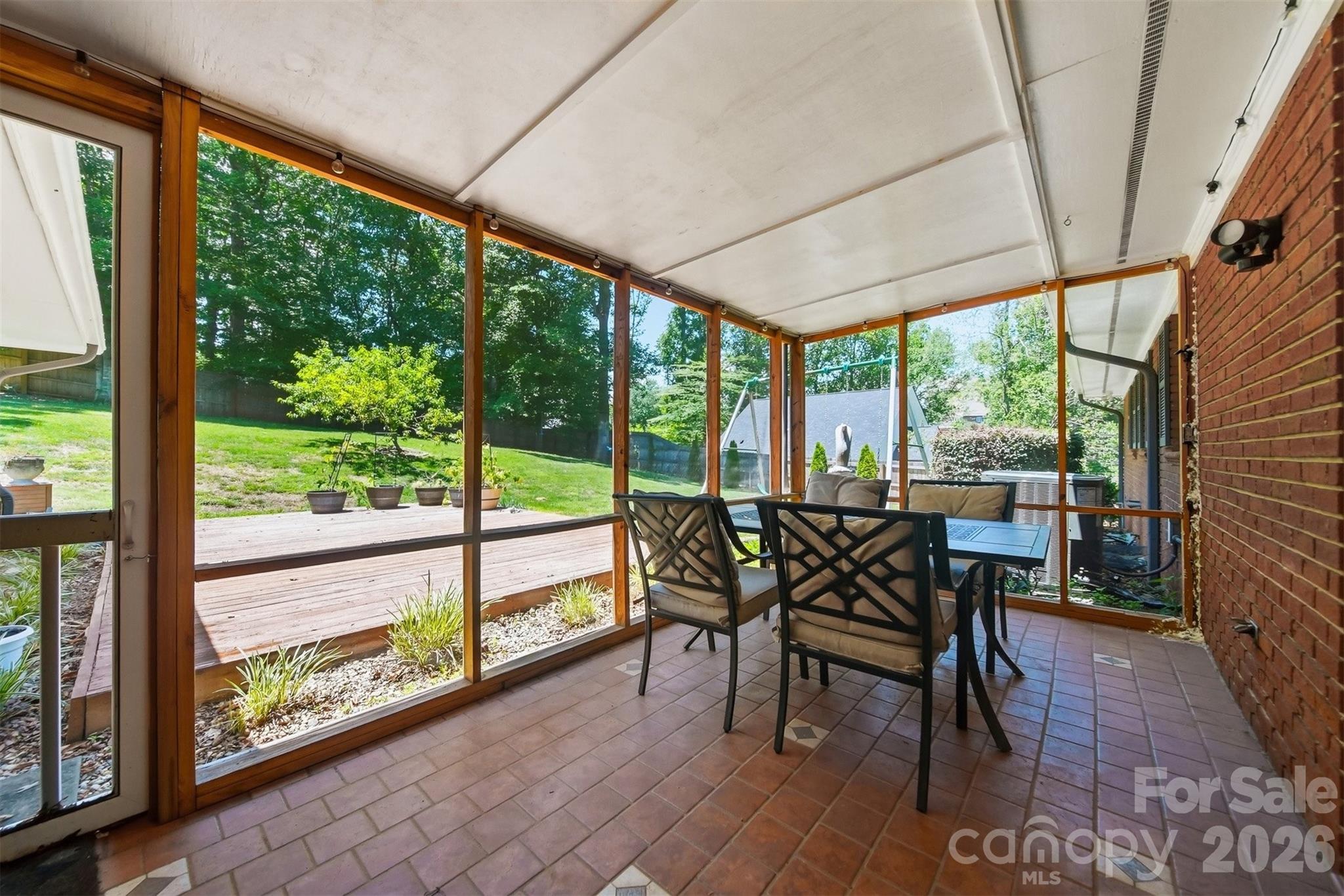 115 WEDGEWOOD Drive — Morganton