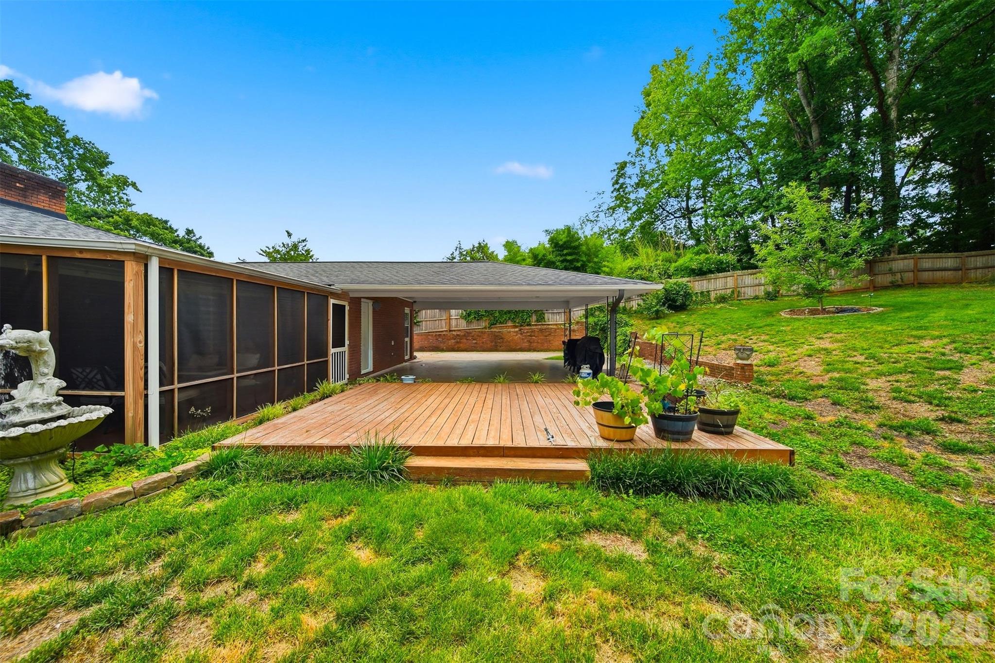 115 WEDGEWOOD Drive — Morganton