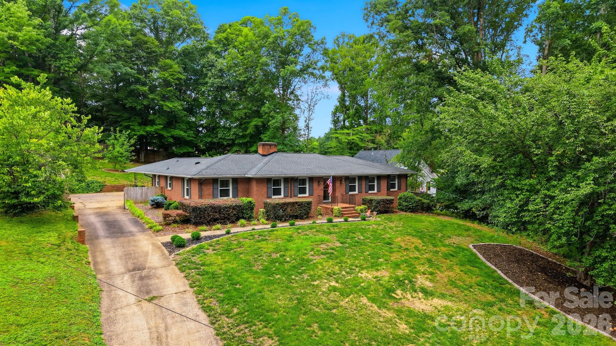 115 WEDGEWOOD Drive — Morganton