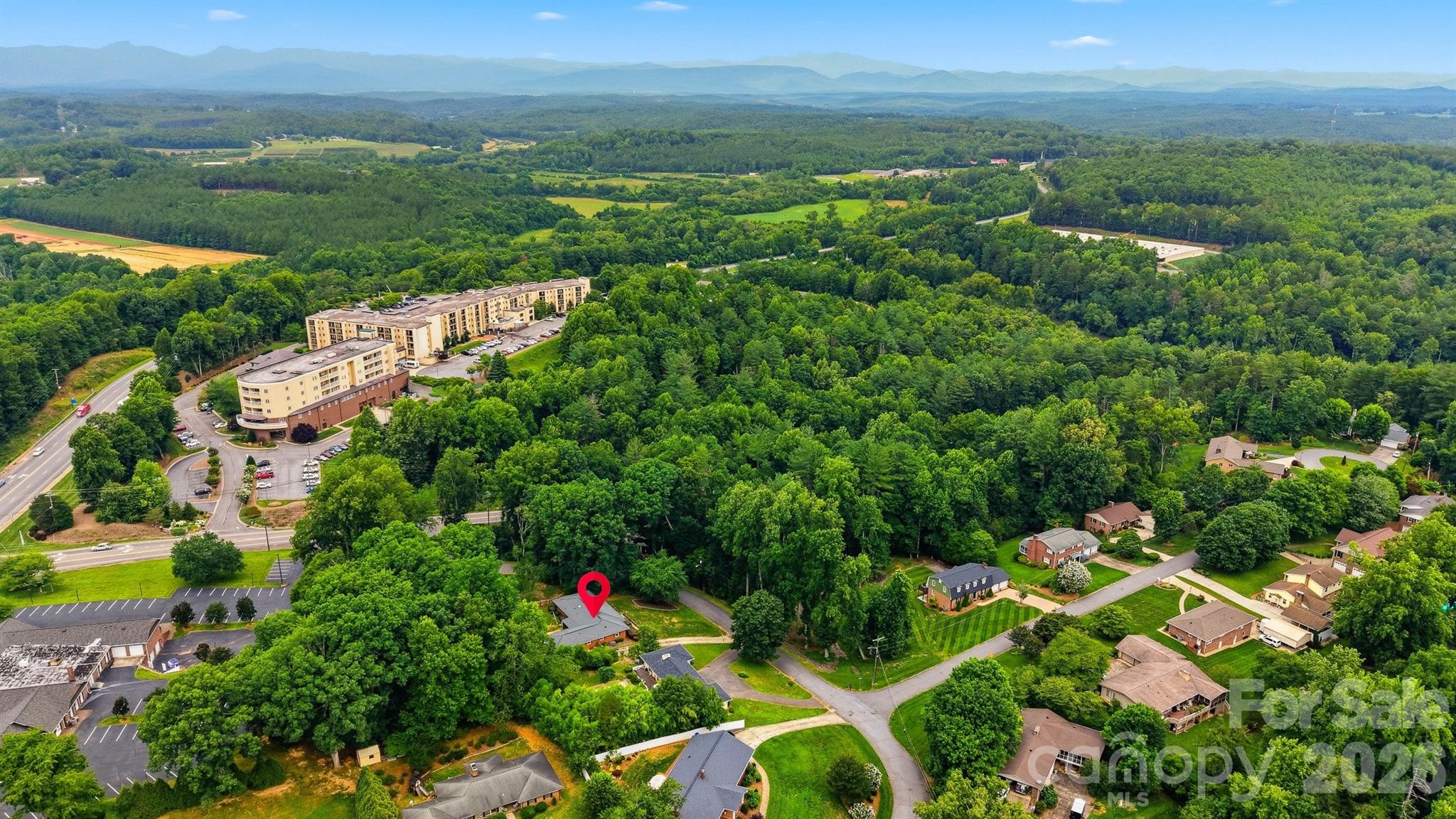 115 WEDGEWOOD Drive — Morganton