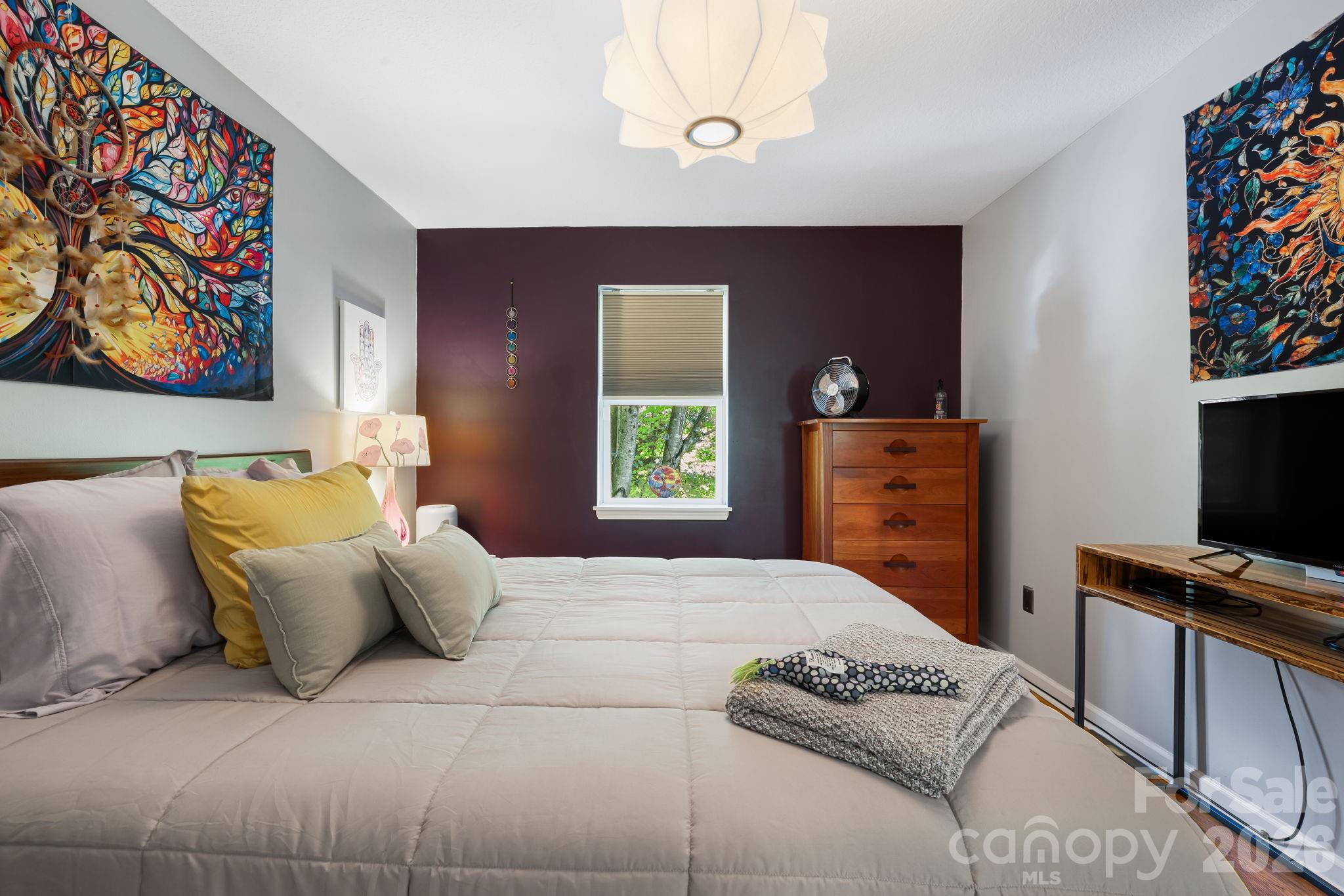 72 Owens Bell Lane — Asheville