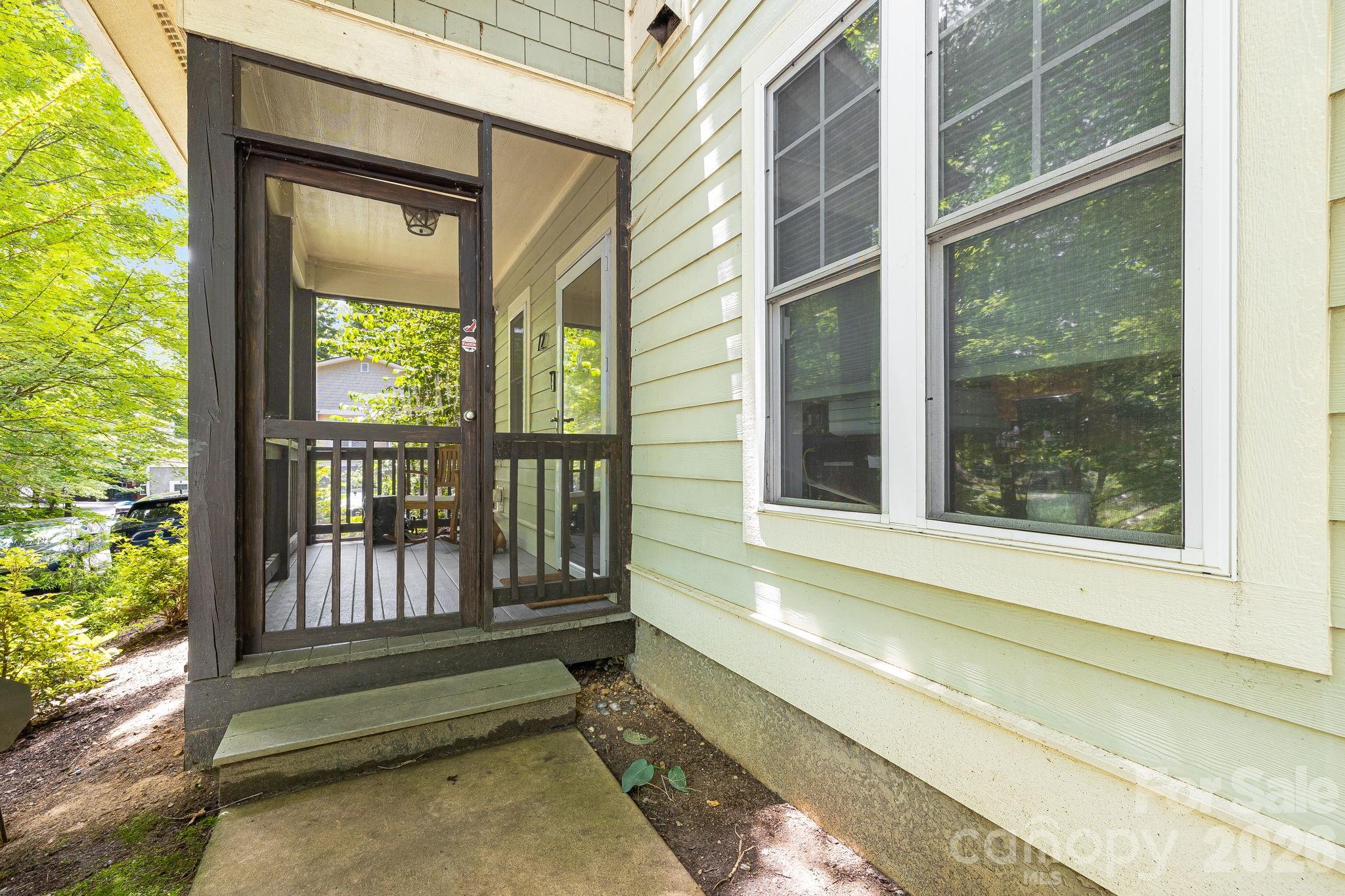 72 Owens Bell Lane — Asheville