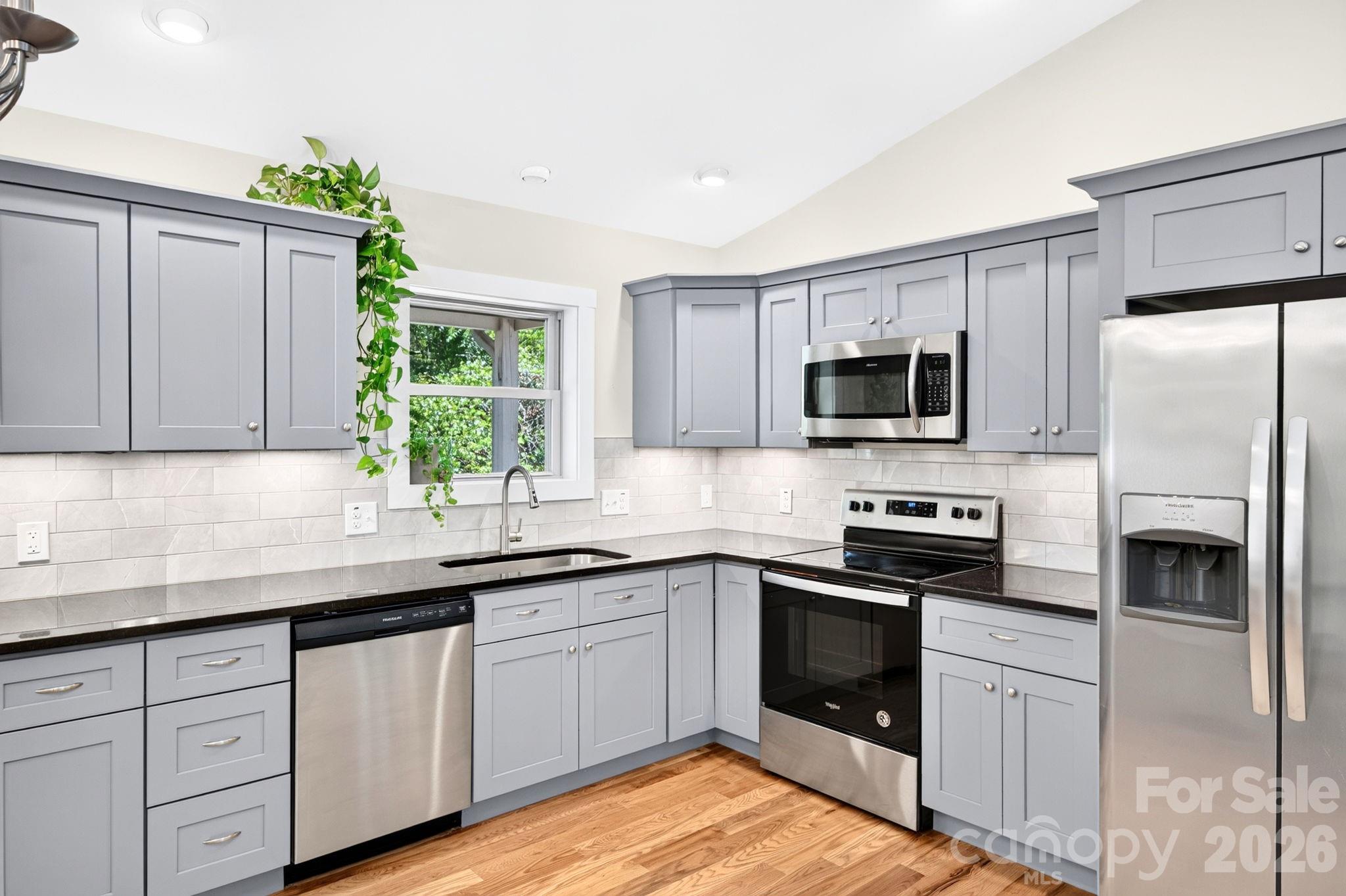 2546 Old Clyde Road — Clyde