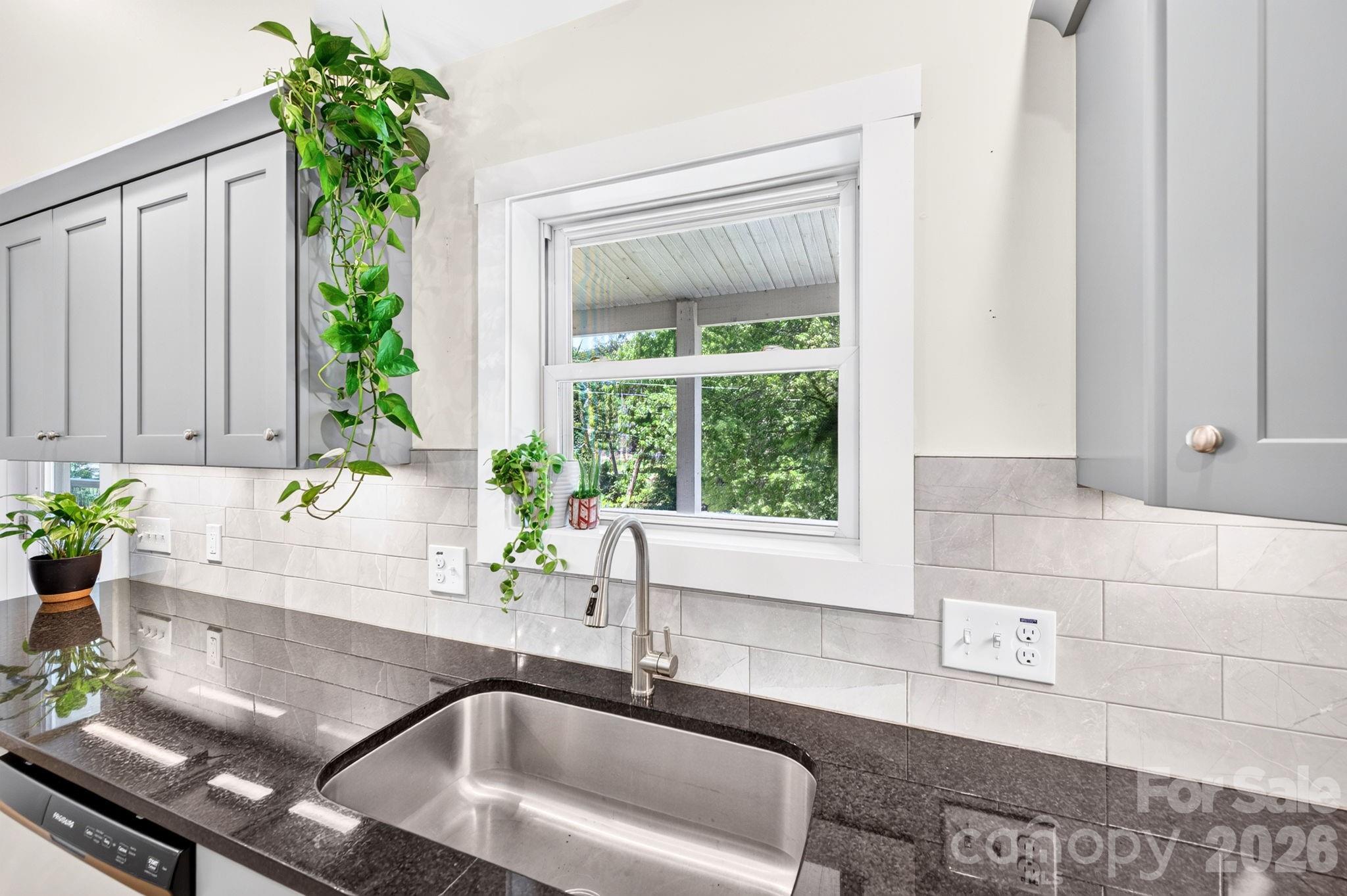 2546 Old Clyde Road — Clyde