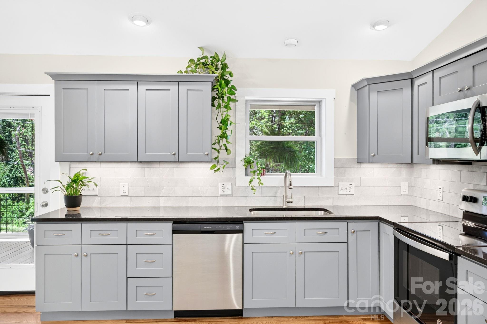 2546 Old Clyde Road — Clyde