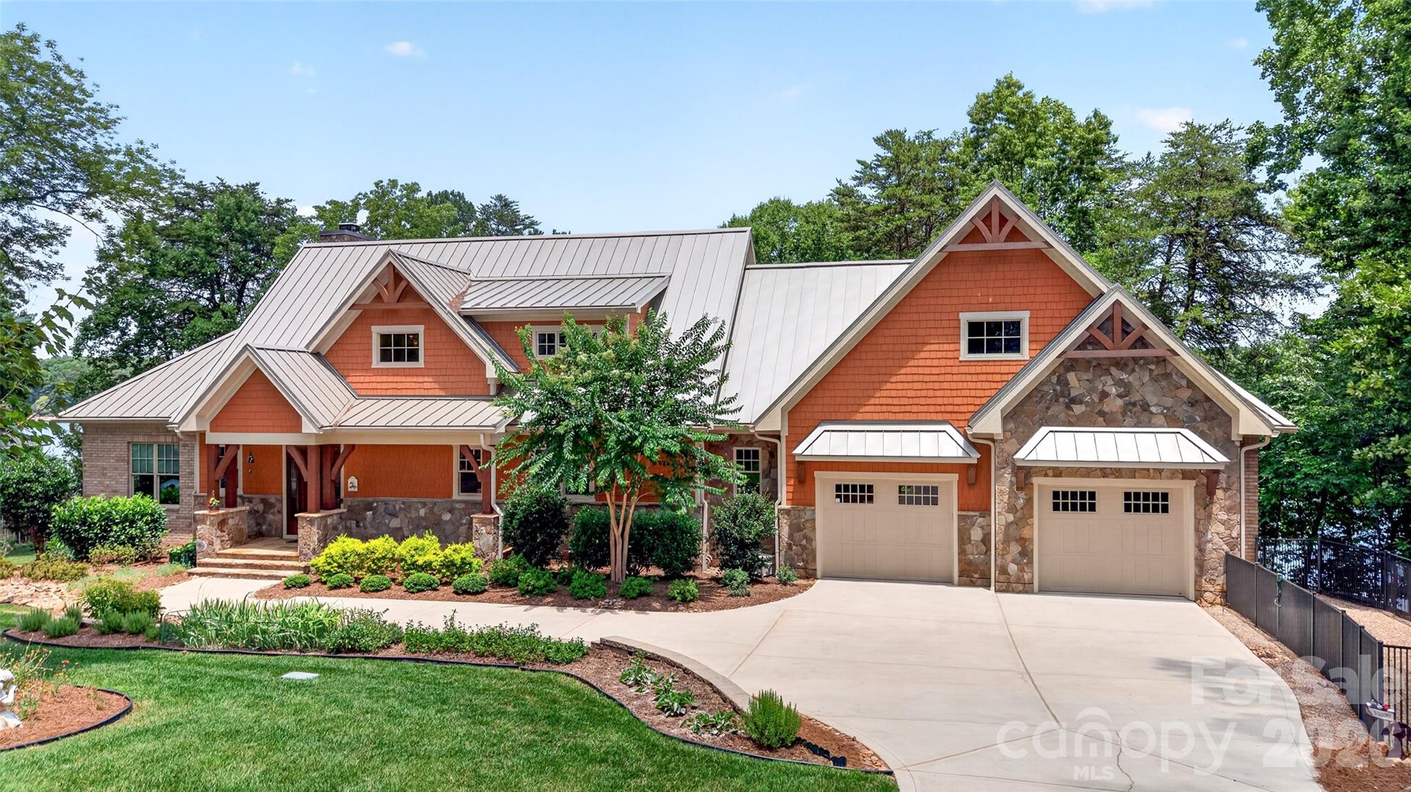 166 Balmoral Drive — Mooresville