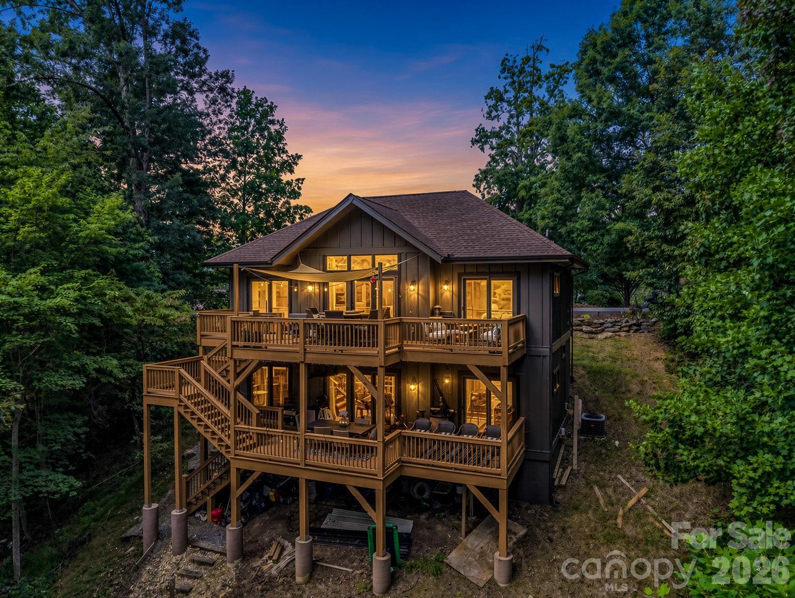 274 Hawks Nest Trail — Lake Lure