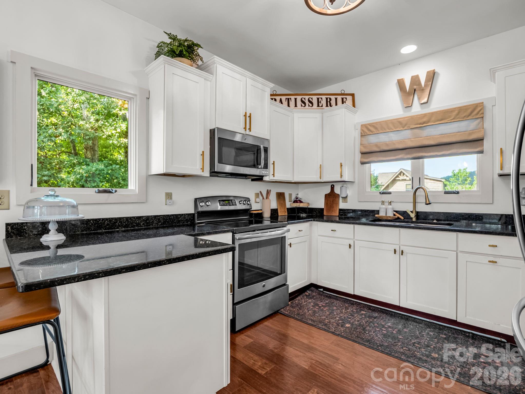 274 Hawks Nest Trail — Lake Lure