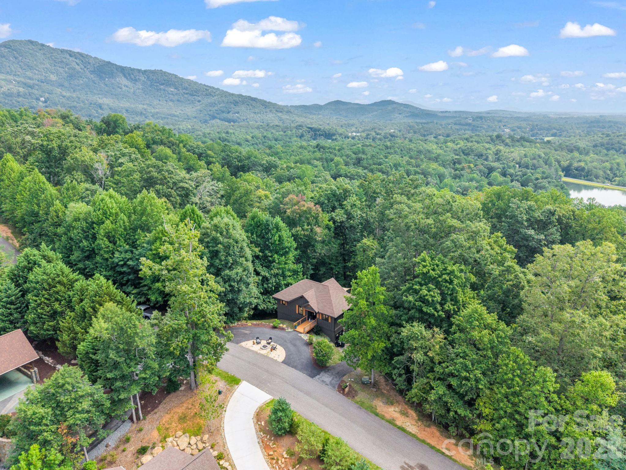 274 Hawks Nest Trail — Lake Lure