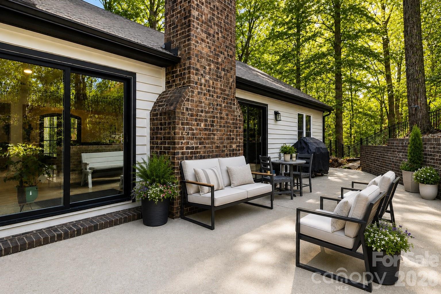 16 Tanglewood Road — Lake Wylie