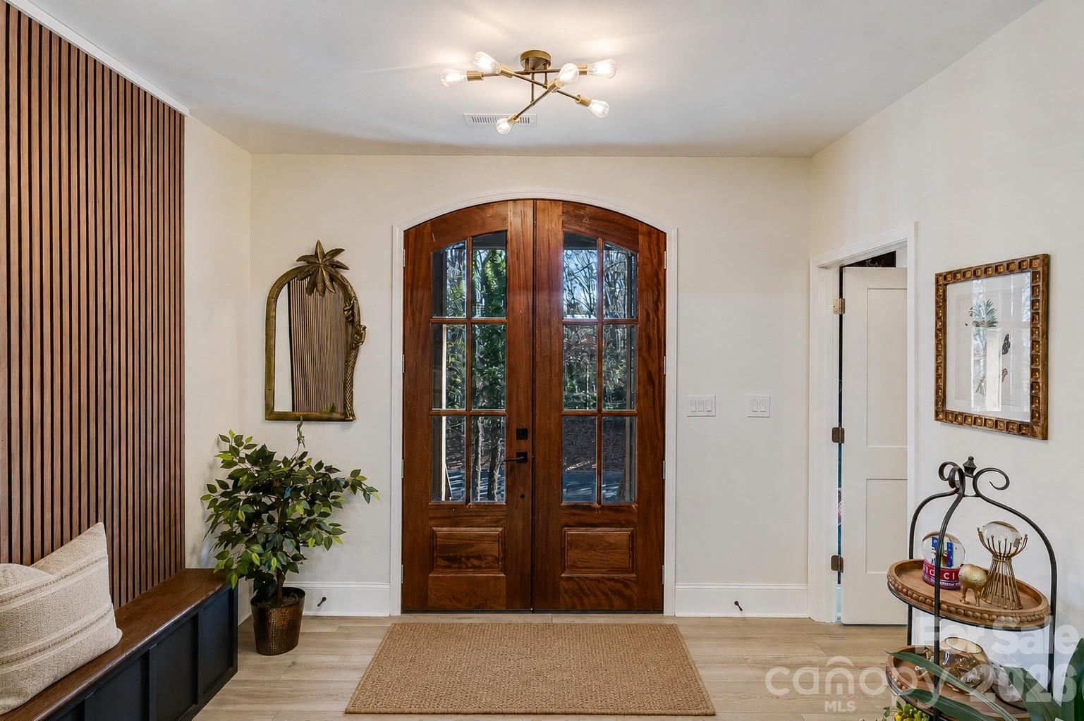 16 Tanglewood Road — Lake Wylie