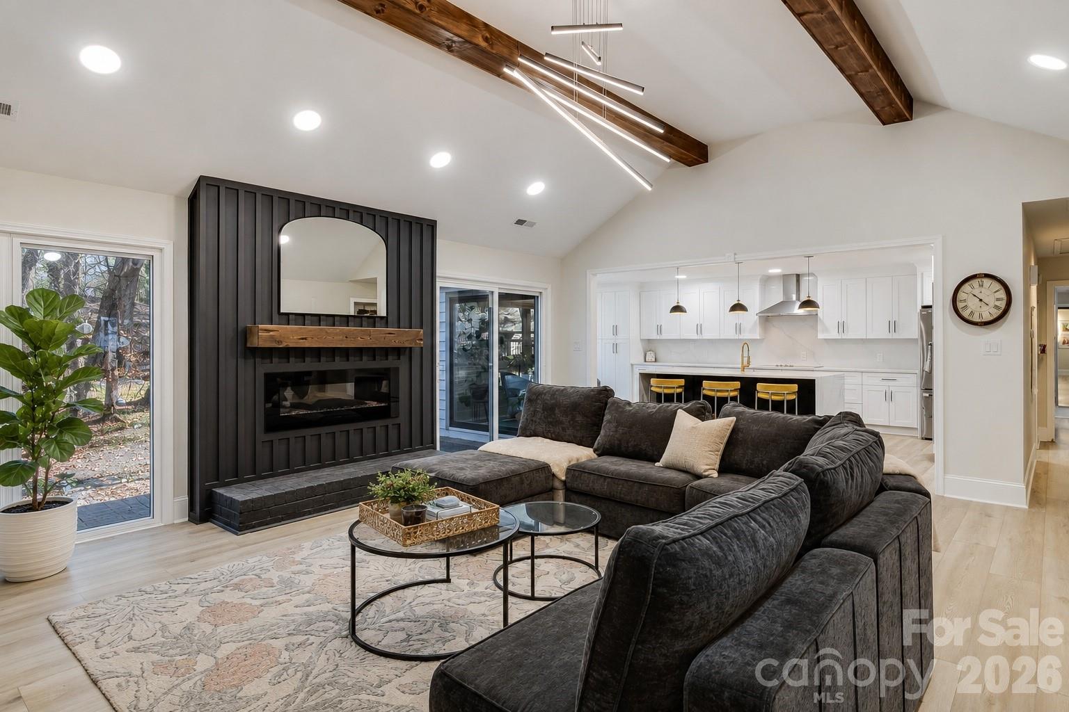 16 Tanglewood Road — Lake Wylie