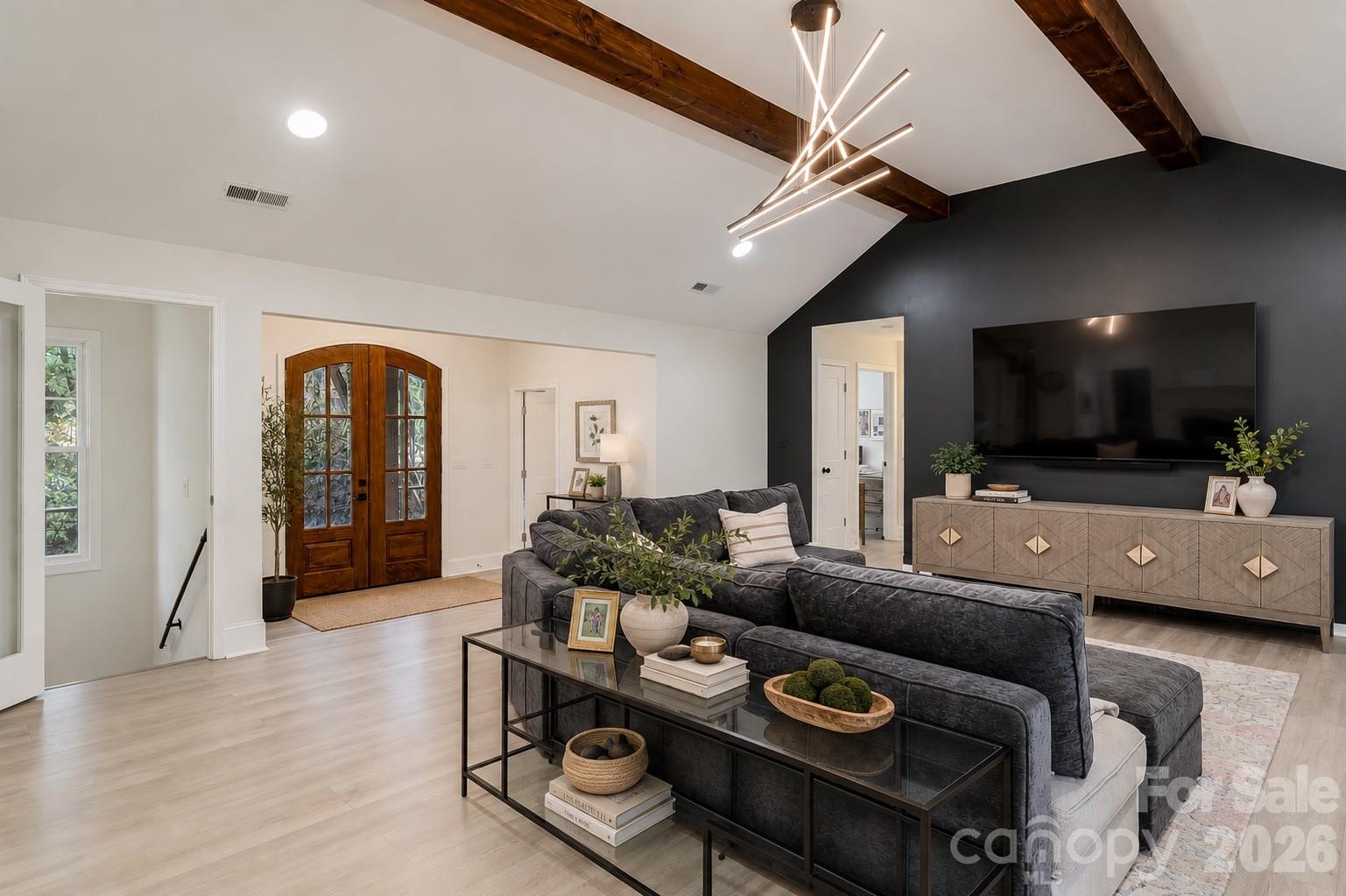 16 Tanglewood Road — Lake Wylie