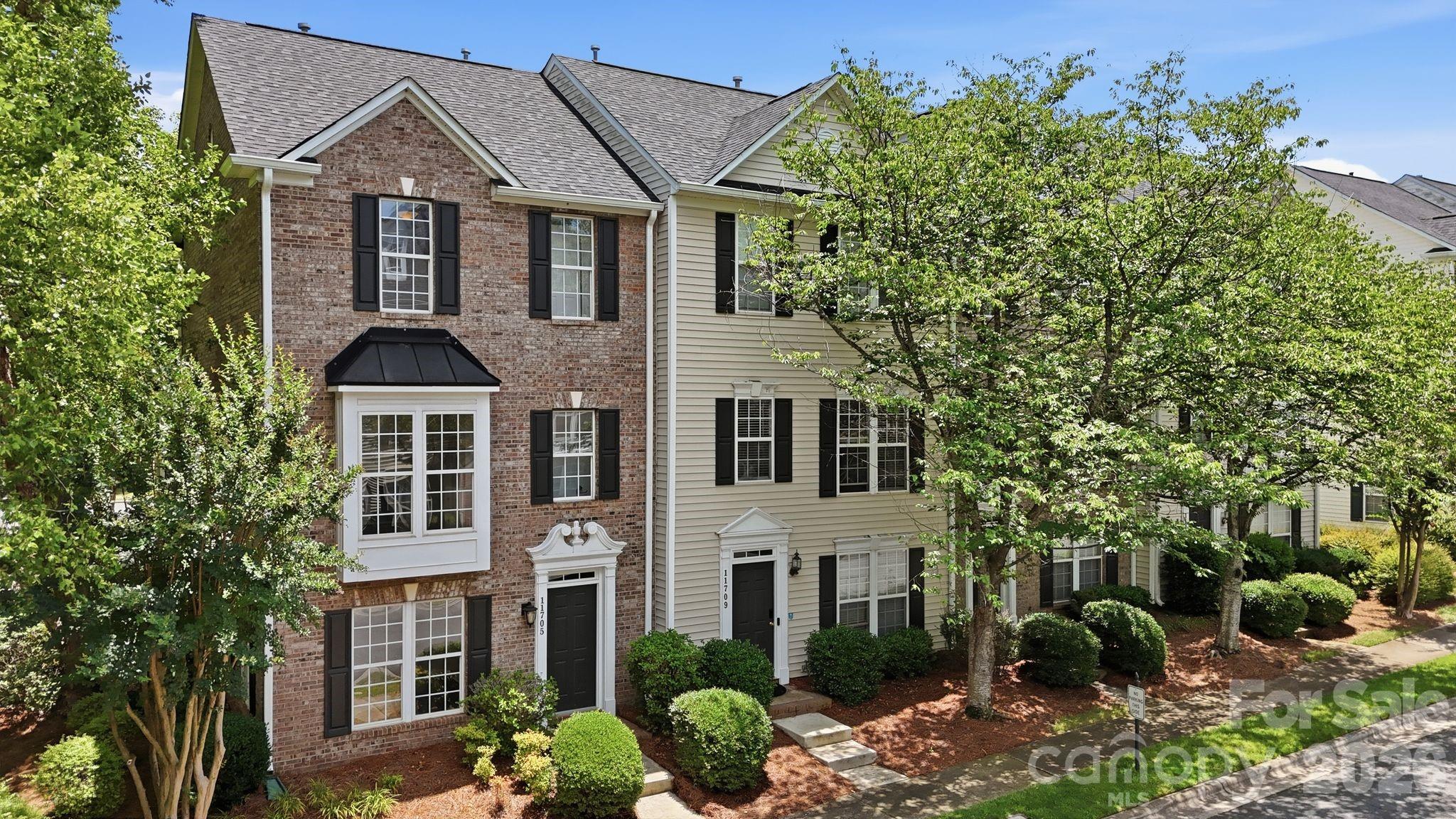 11705 Fiddlers Roof Lane — Charlotte