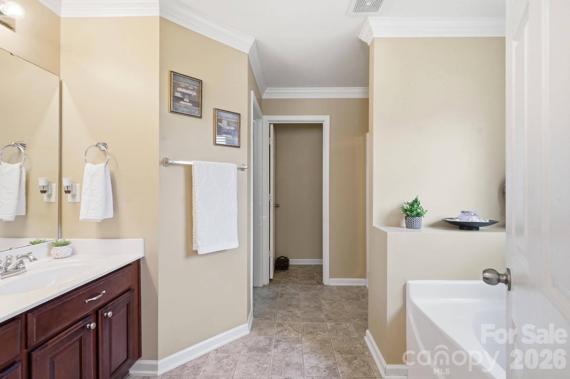 301 Augustus Lane — Mount Holly