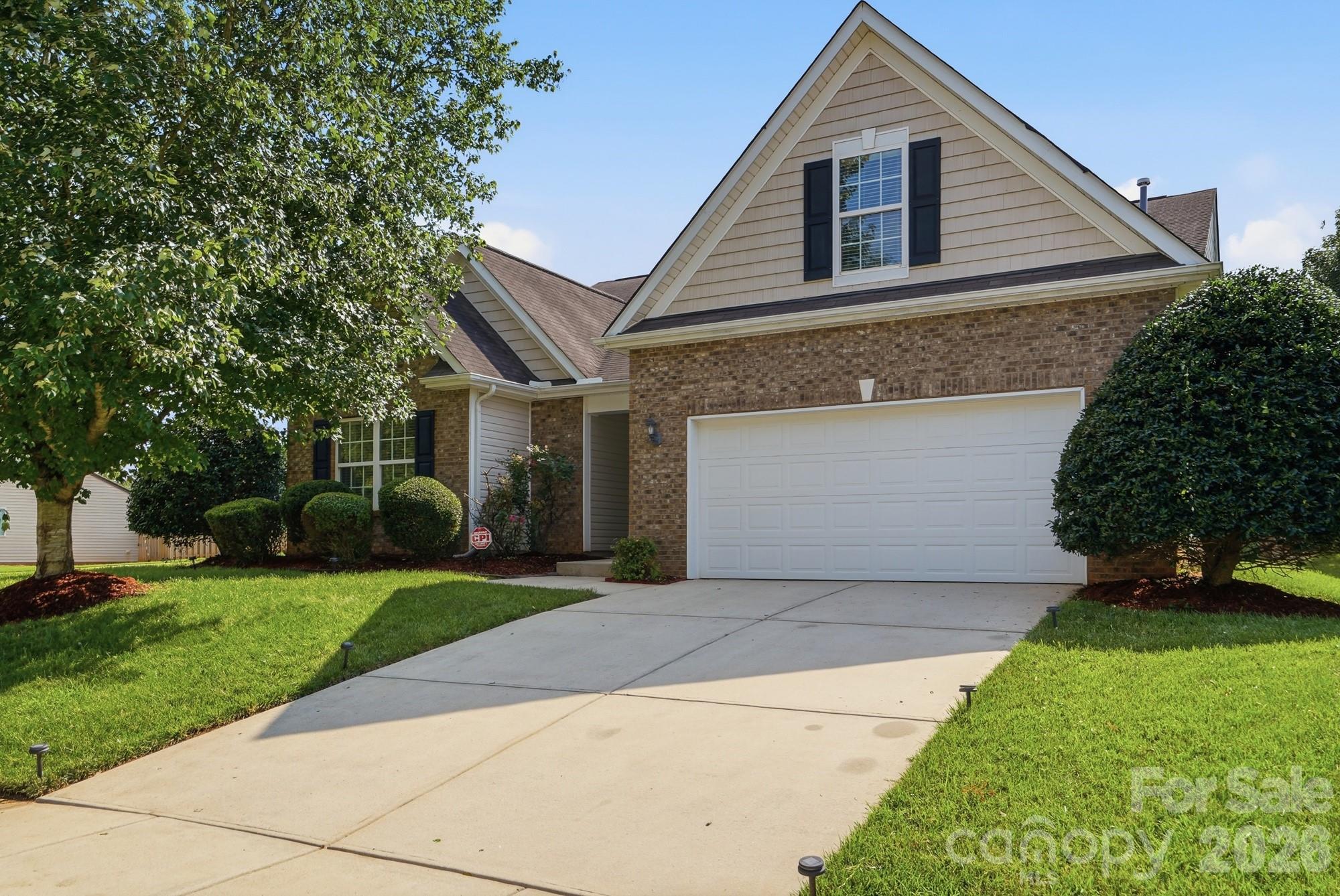 301 Augustus Lane — Mount Holly