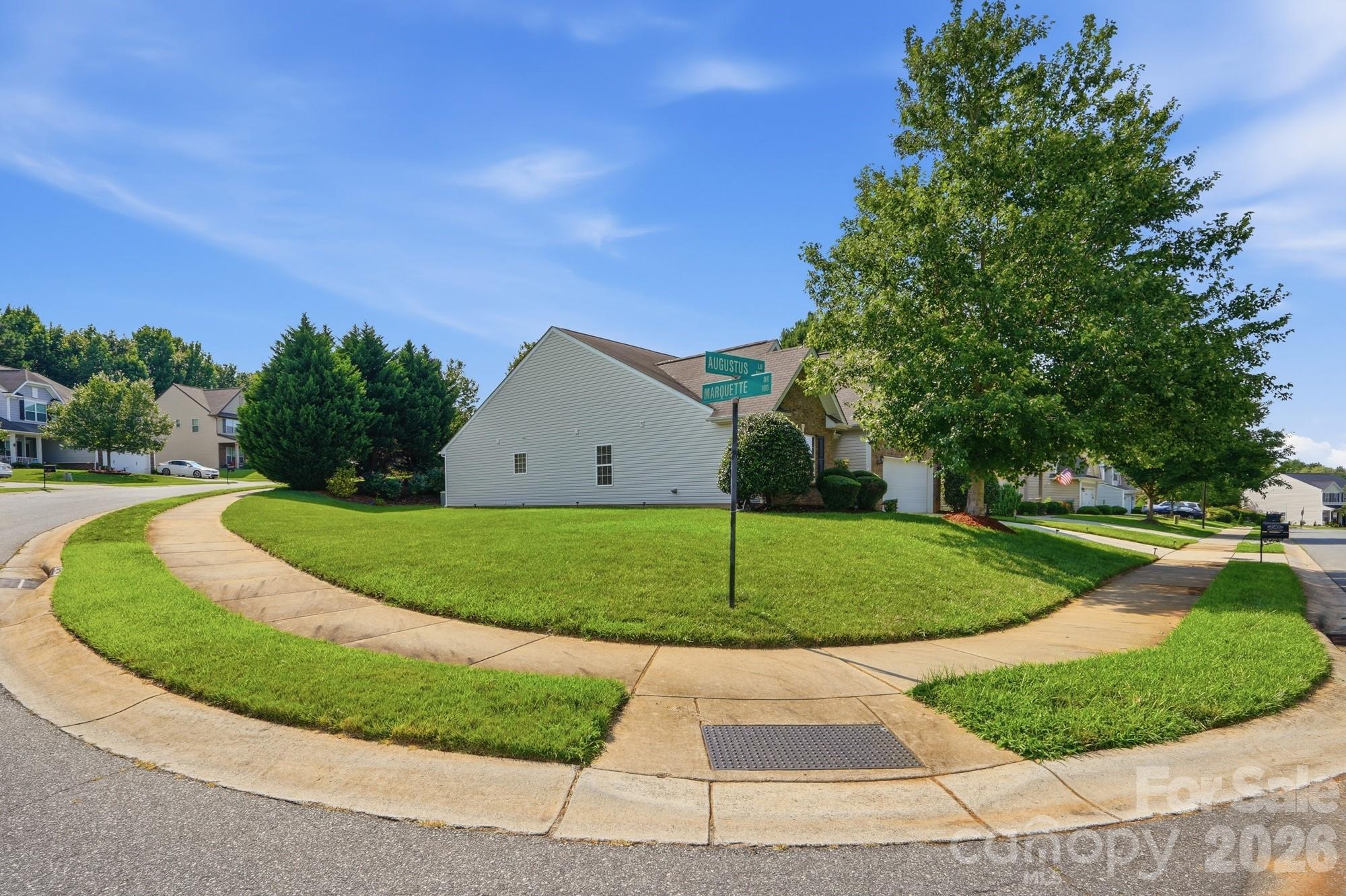 301 Augustus Lane — Mount Holly