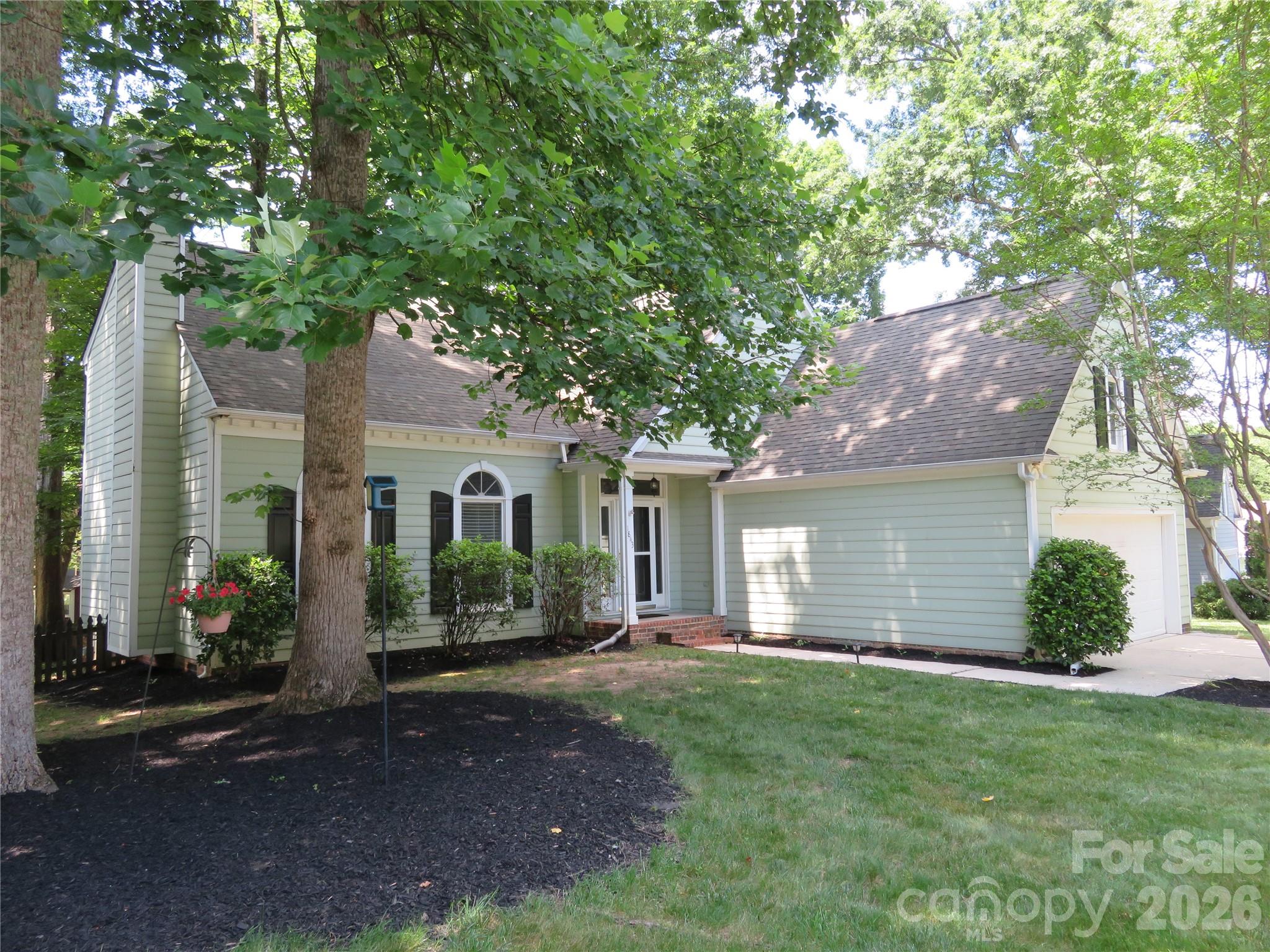 1843 Tanfield Drive — Matthews