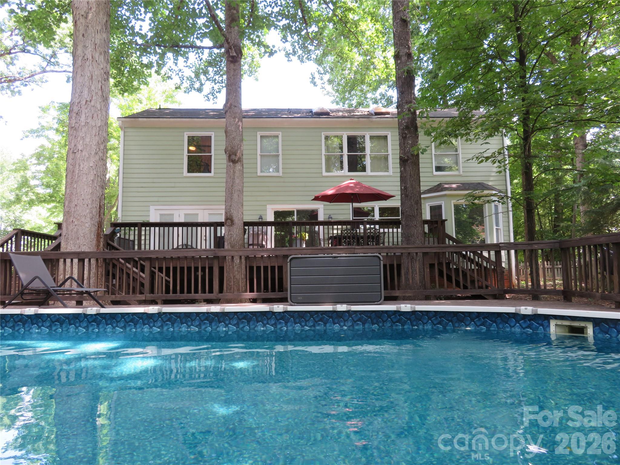 1843 Tanfield Drive — Matthews