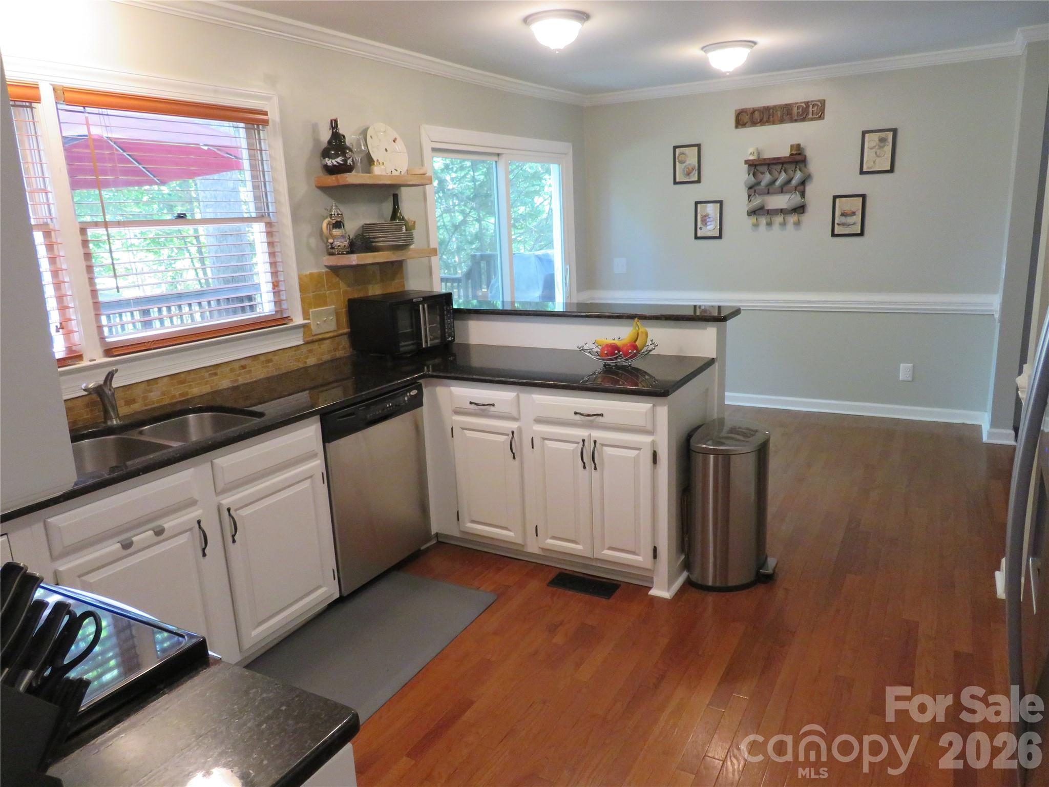 1843 Tanfield Drive — Matthews