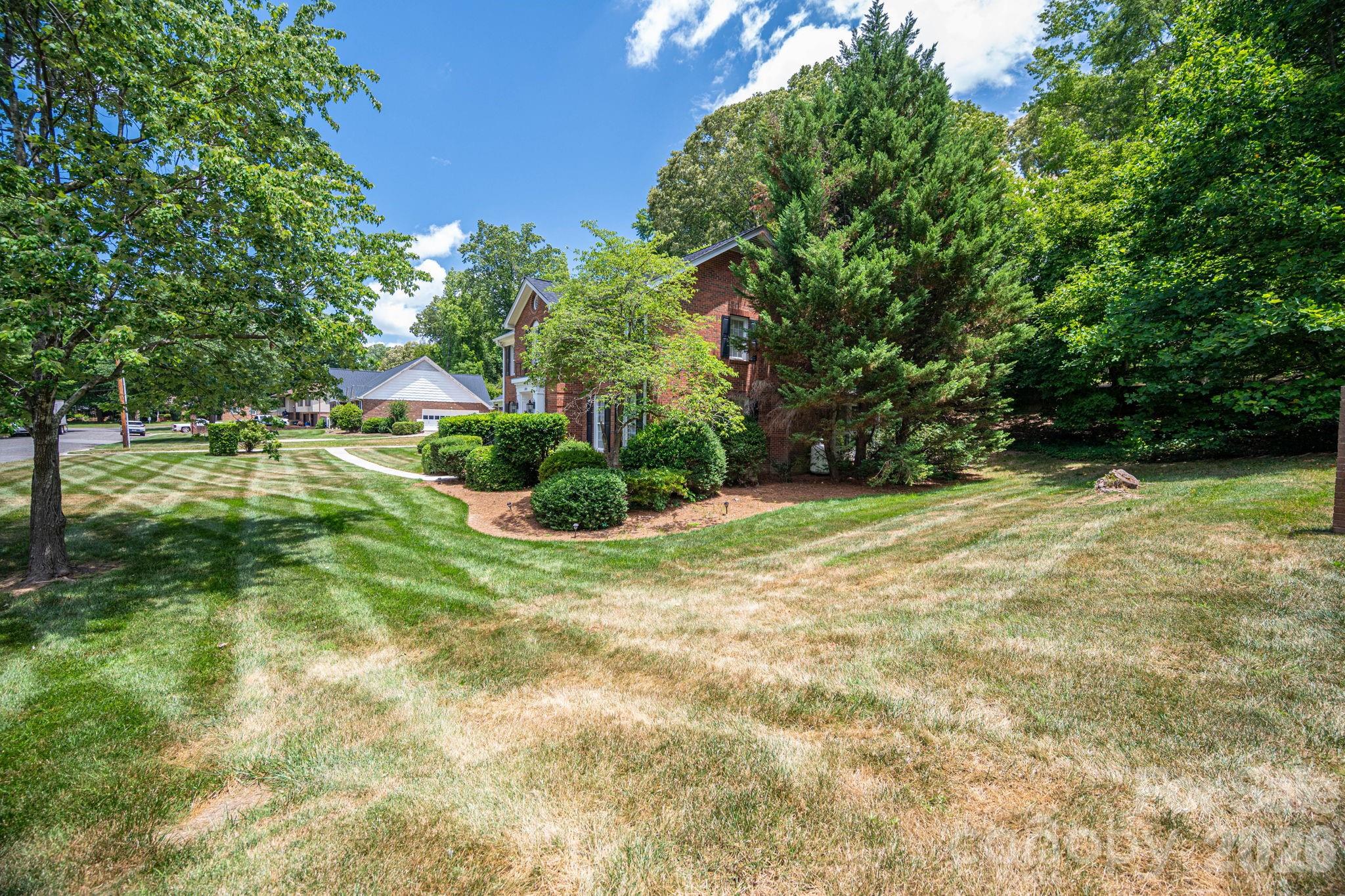1308 Dumbarton Road — Gastonia